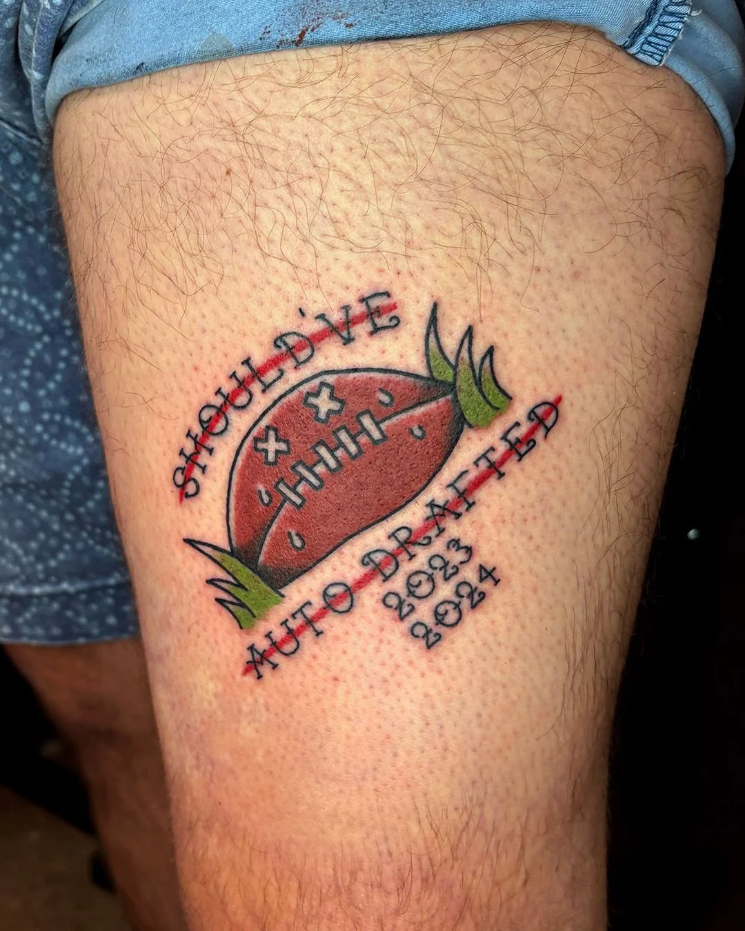 Always happy to do some custom Fantasy football punishments. Done on my lovely friend @damienacangel for his two years of coming up short. Such a cute little idea and happy to do it. Reach out with any ideas you may have. Hecho con mucho amor en @luc