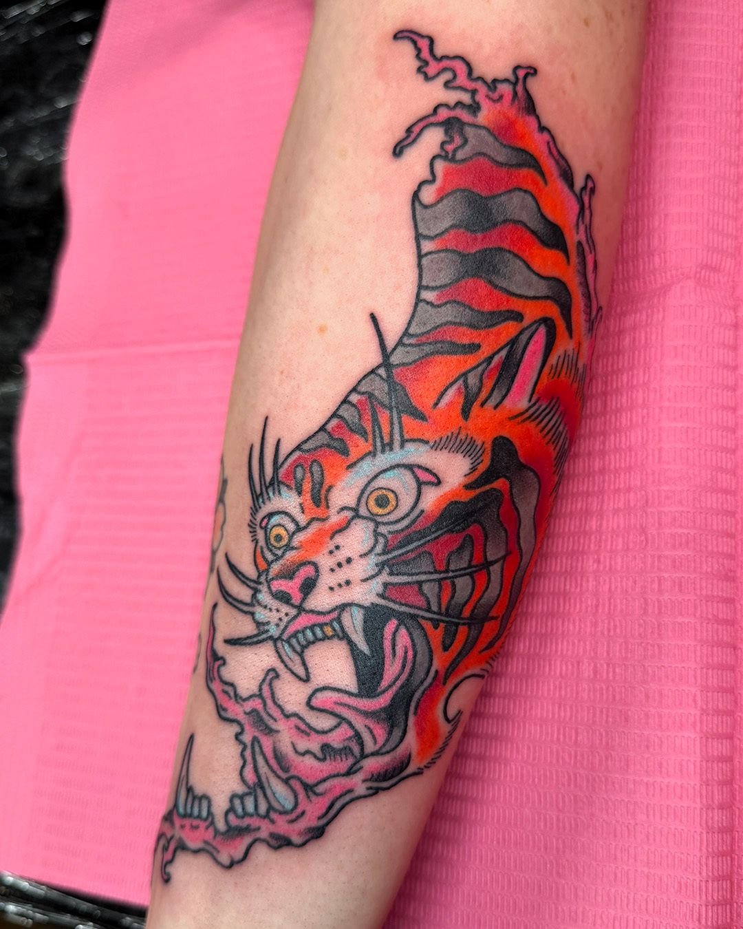 Got to do this piece from my flash. I was surprised I didn't get to do any from this sheet. I'm always open to altering the color. I can alter any of my existing flash to better fit your needs and theme. They walked in and left with a unique semi-cus