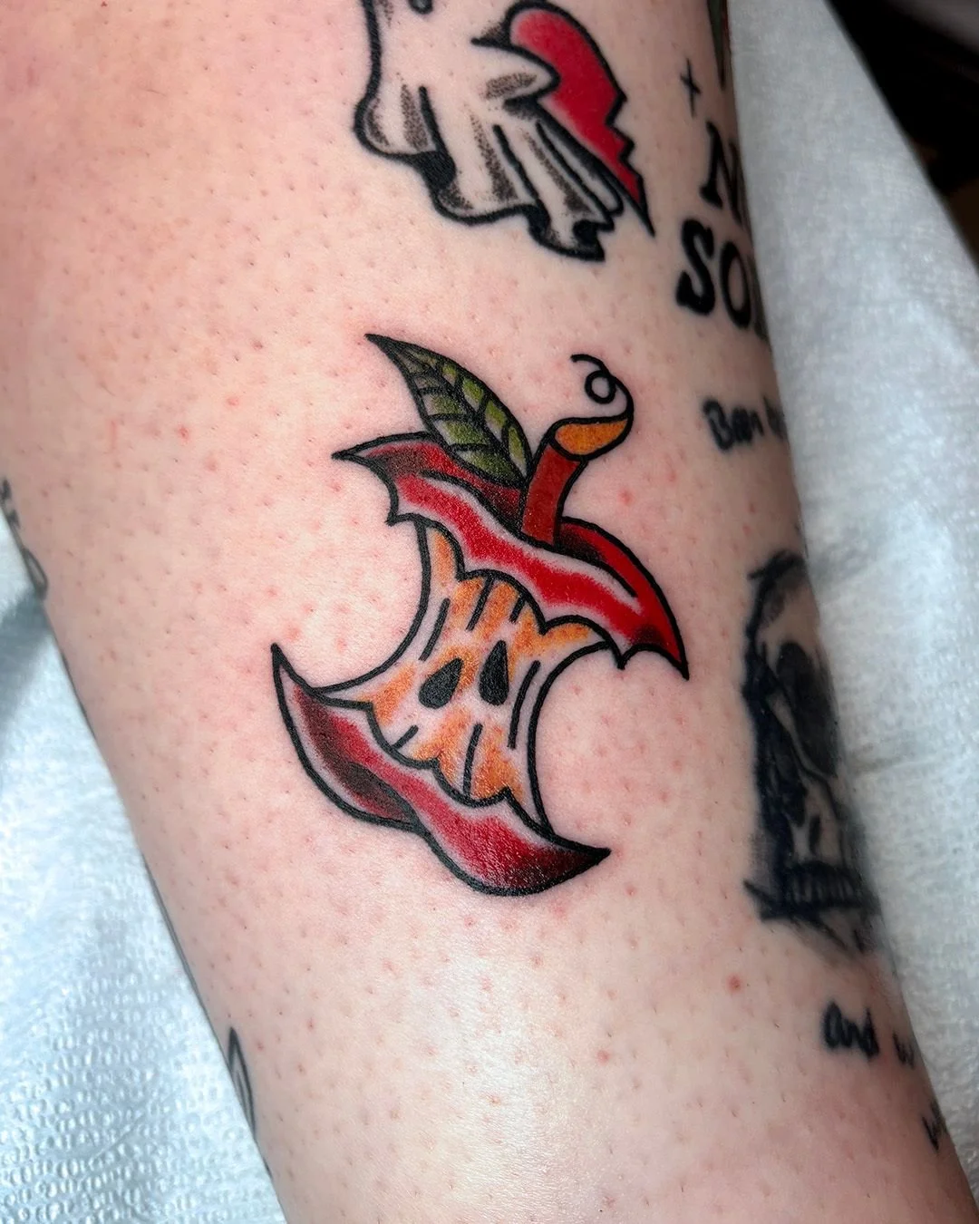 Some designs from the past couple of weeks. I am eternally grateful to all my clients. Also super stoked to be able to go through a wide range of designs. I've been growing more daily as an artist because of it. Hecho con mucho amor en @luckyrosedenv