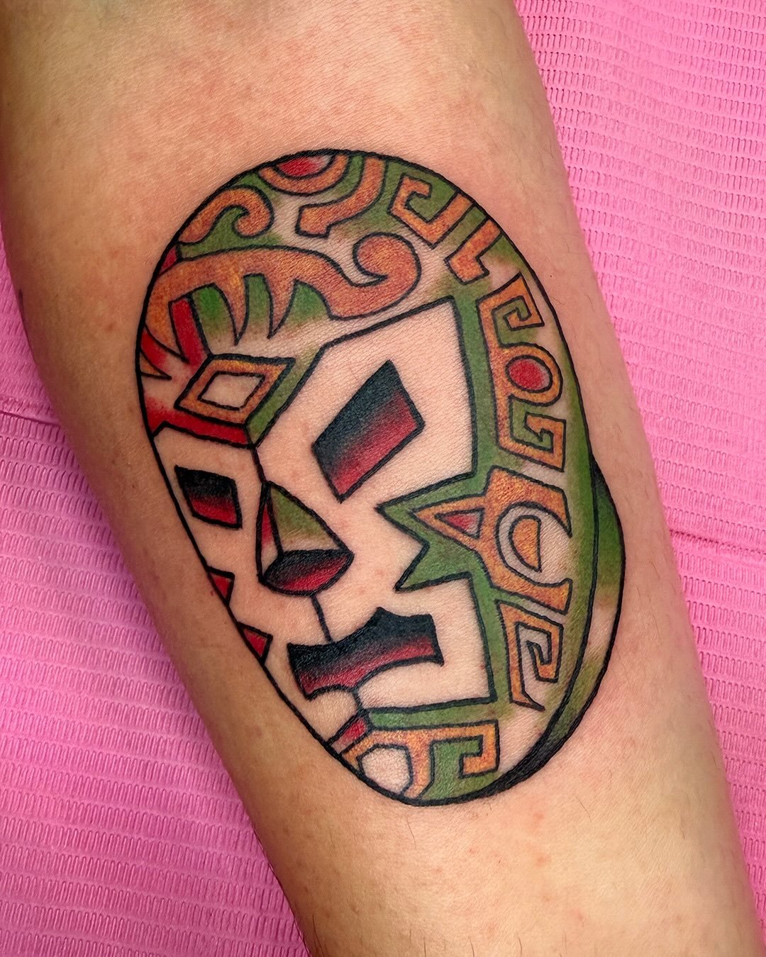 Custom luchador mask. I would love to work on more cultural pieces like this! Anything Chicano, Mexican, or indigenous. Reach out and we can chat about your ideas. Hecho con mucho amor en @luckyrosedenver Love ya&rsquo;ll
#bipoctattooartist&nbsp;#que