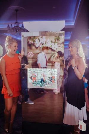magic-mirror-photo-booth-rental-los-angeles
