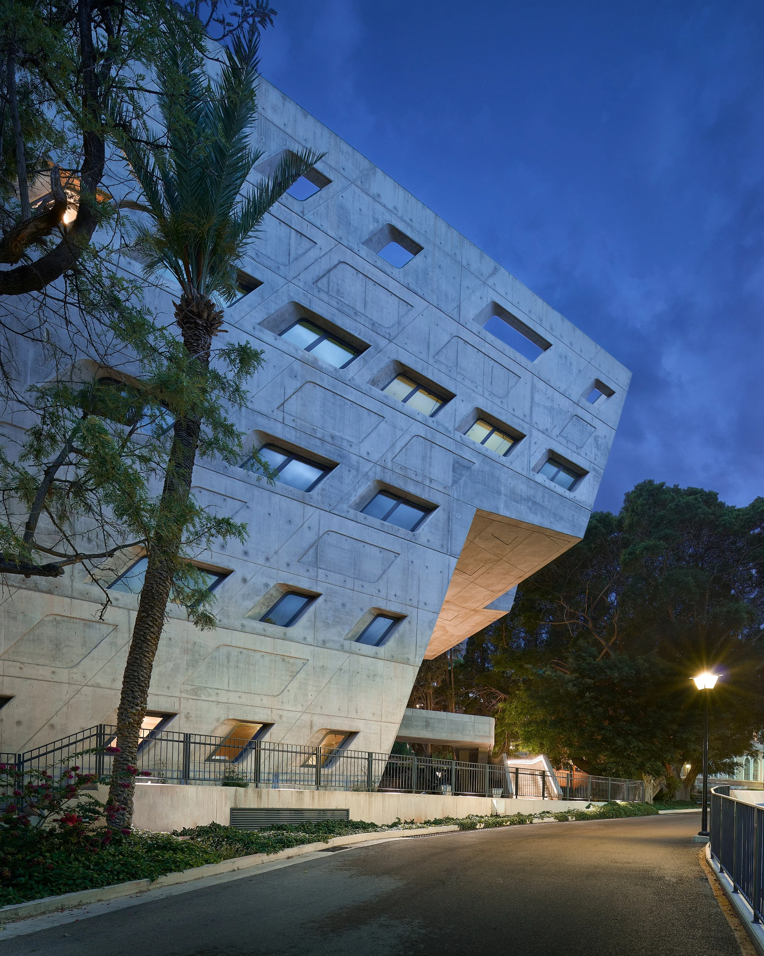 IssamFaresInstitute  (23).jpg