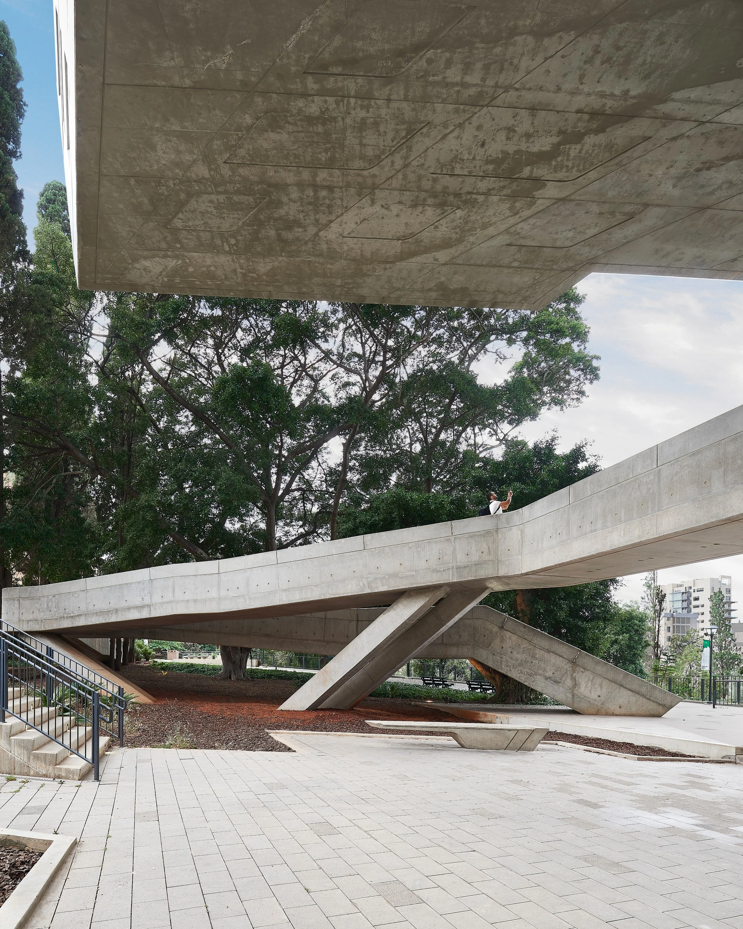 IssamFaresInstitute  (17).jpg