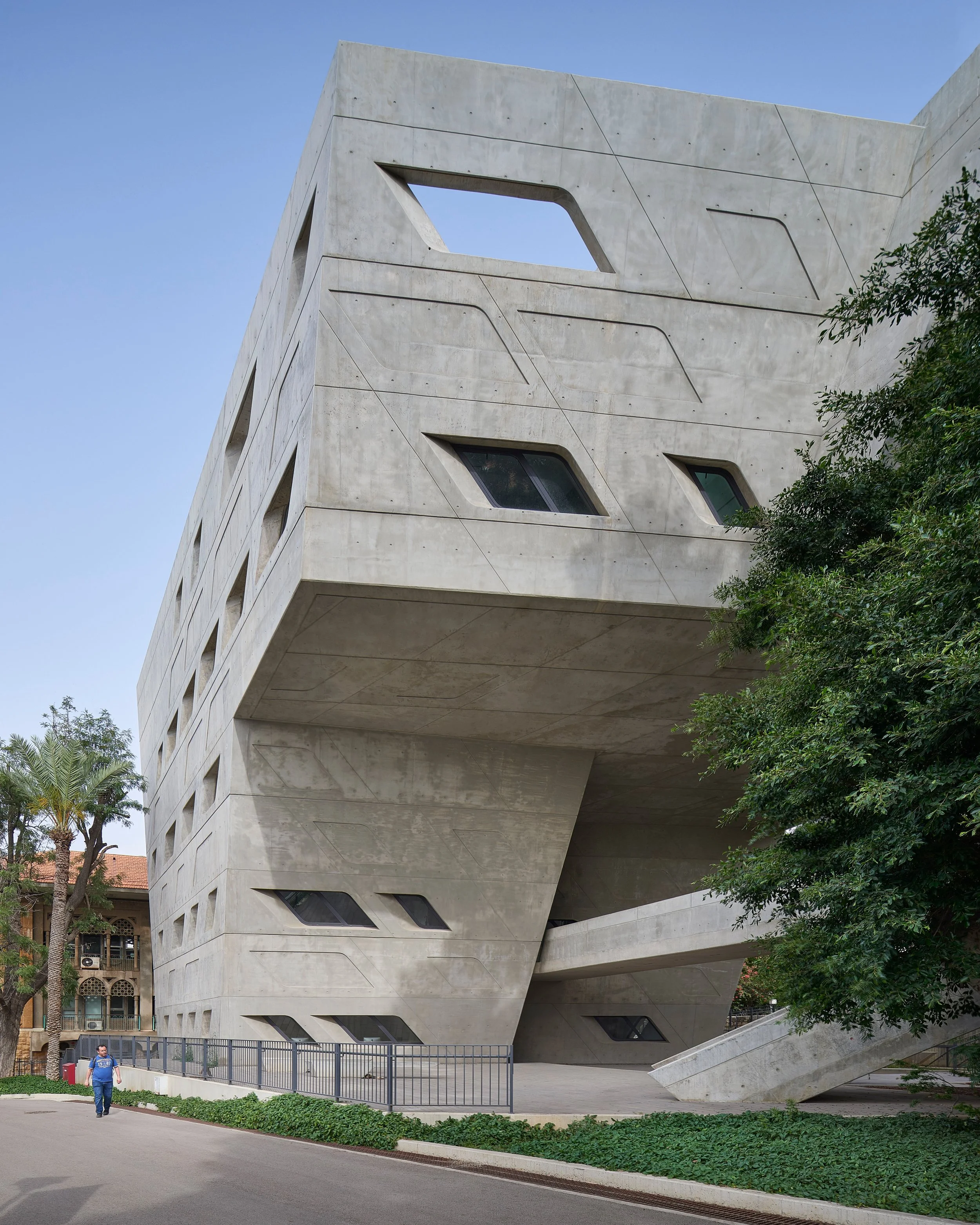 IssamFaresInstitute  (7).jpg