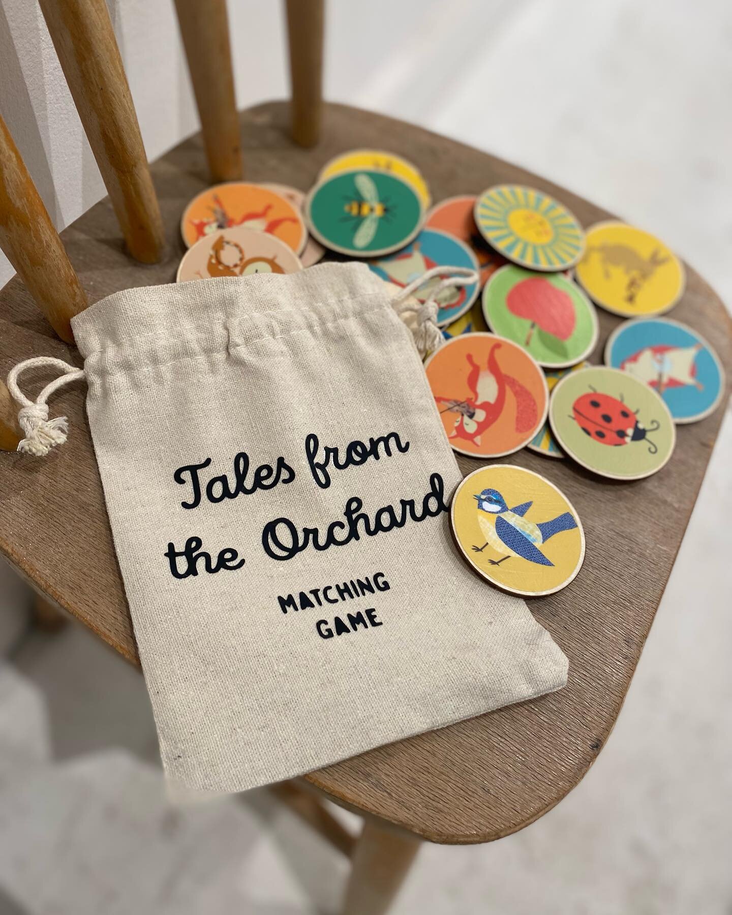 And here is a little orchard-inspired matching game for kiddos! Printed onto 20 wooden discs here in Somerset, hand lacquered and then popped into a little canvas bag - also printed by hand. I loved making these 😍. Huge thanks to my good friend Bos 