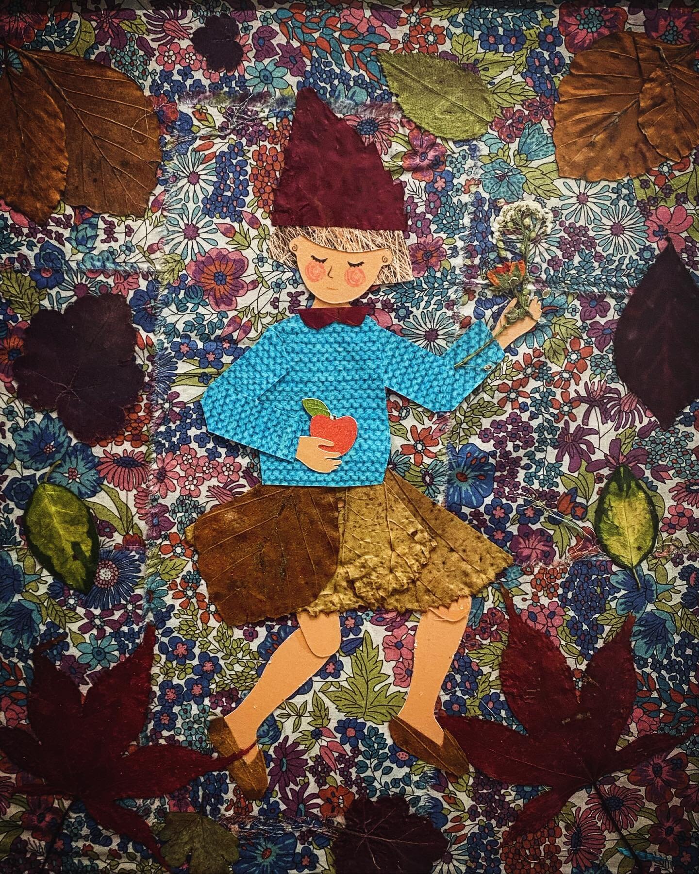 Say hello 👋 to Fae 🍂! Another piece submitted to the #folk #illustration exhibition in #frome . She&rsquo;s an autumnal fairy created using watercolour paper, found and pressed leaves &amp; flowers, and constructed on to some vintage Liberty fabric