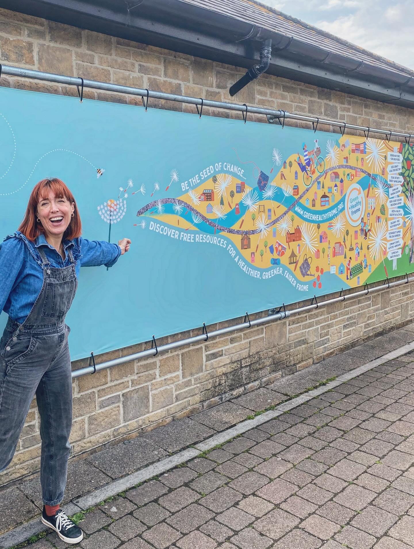BIG SCALE! Really chuffed with how this turned out. I went down to see the @greenhealthyfrome banner in-situ this morning and so happy to see people exploring the details, interacting with the dandelion and getting their photos taken 📸 🥰! The brief