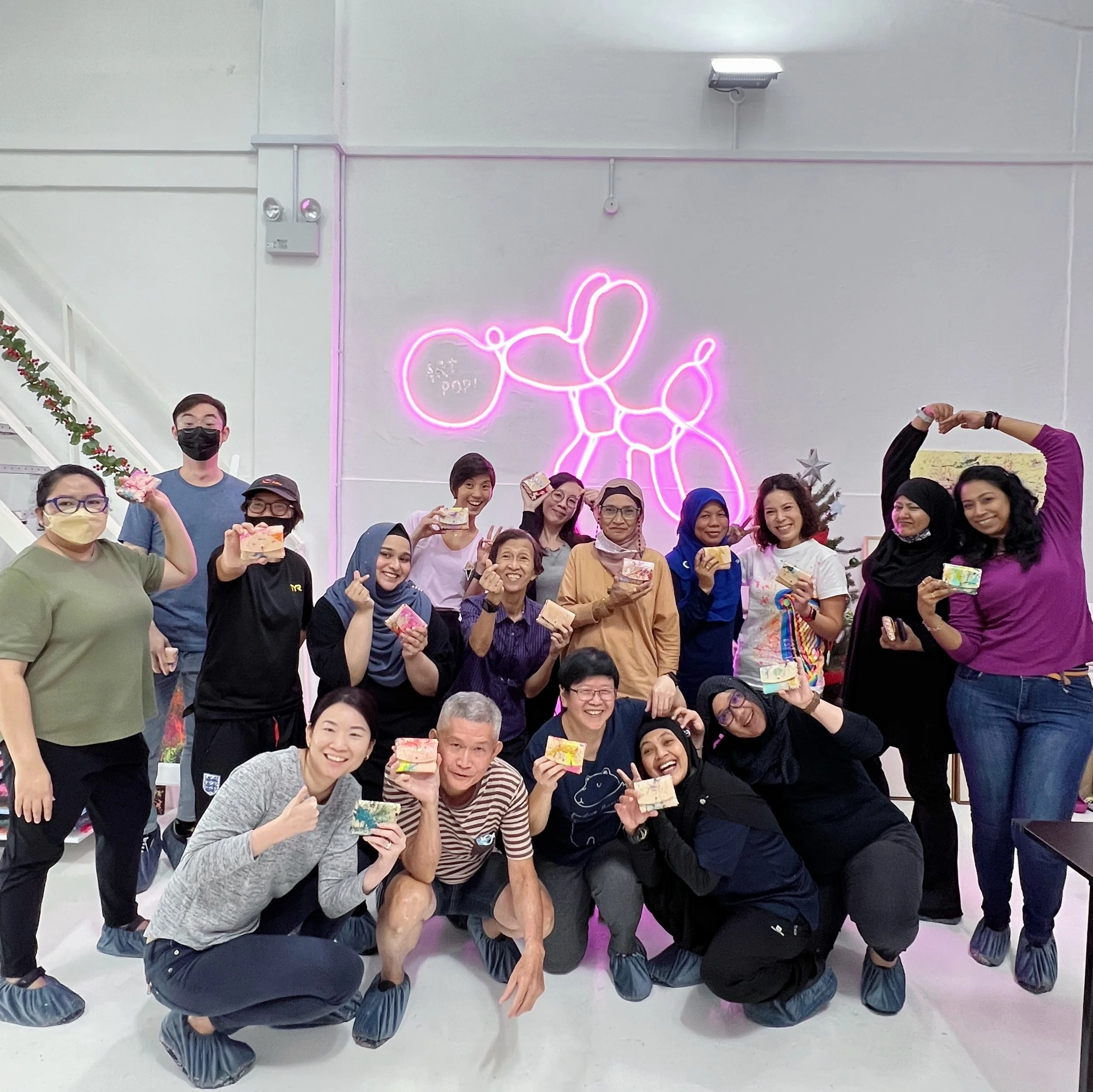 Balloon_St Anthony's Canossian Secondary School.JPG