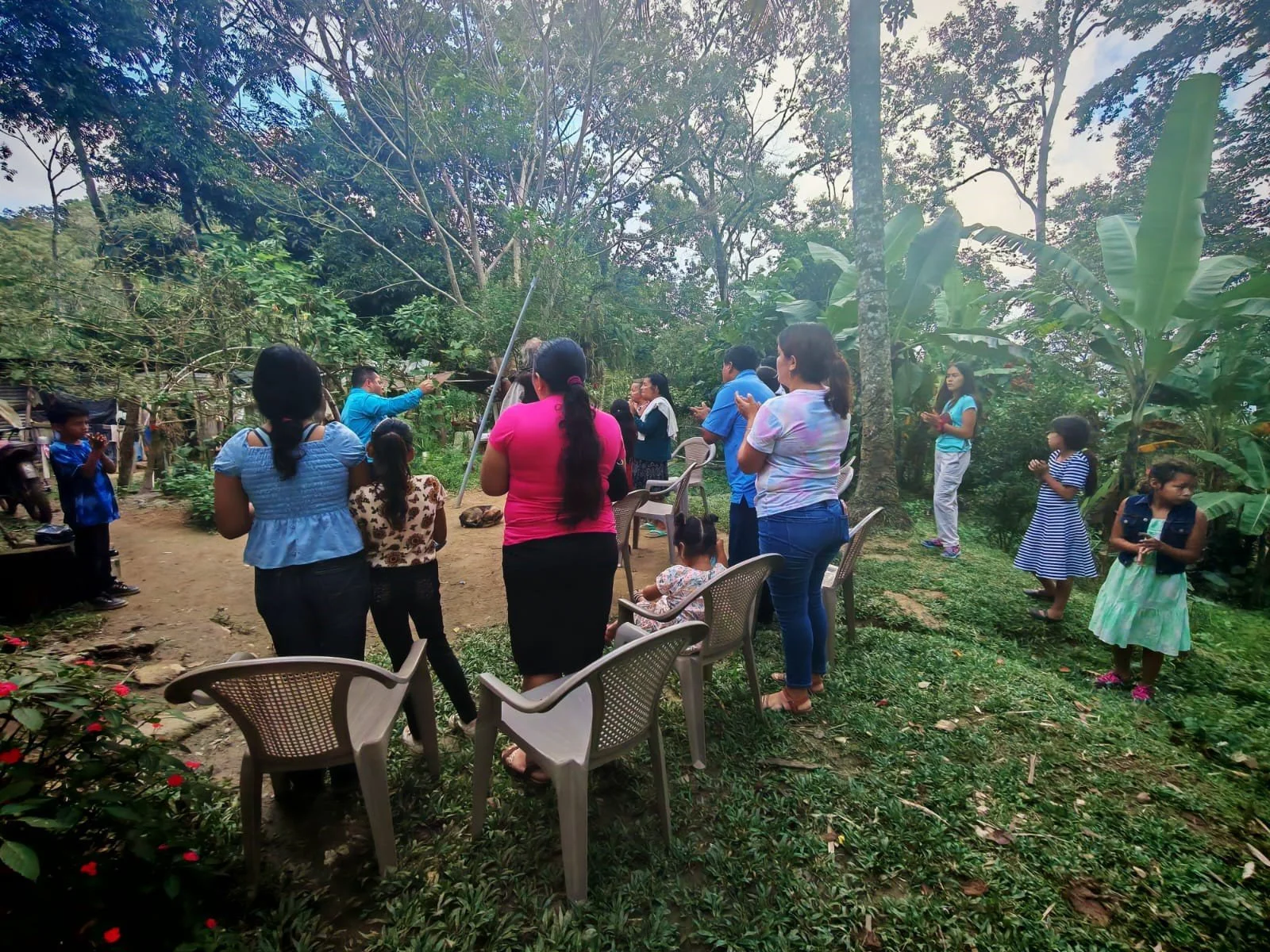 Naun has begun to hold church services in Tapiquilares, a very small village up in the mountains above us. They used to have a pastor who held services there, but he moved away. When we were doing a project in that area, they were talking to Naun abo