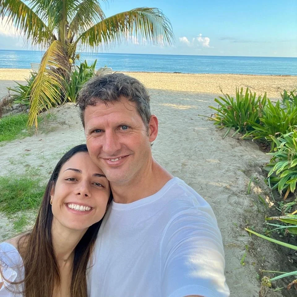 For our 1-year anniversary we went on vacation to the beach, Tela, here in Honduras - yay! After the beach, we went on a mission retreat. It was an encouraging time talking with other missionaries, and it was very relaxing and rejuvenating!