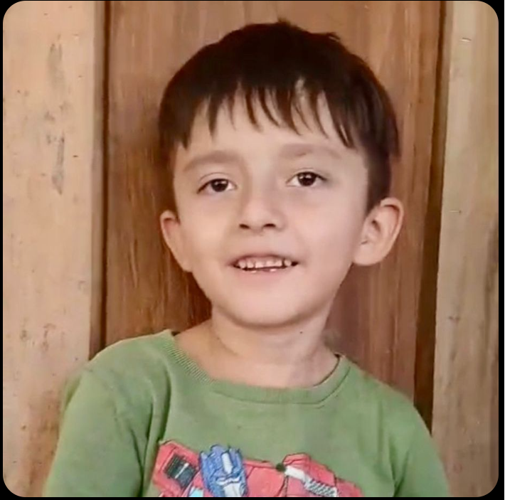 Every child in the Sponsorship Program has the goal of memorizing a Bible verse each month. In one of the areas where we have the program, Cordoncillos, there is an eight-year-old boy whose sister is part of the program, but he is not. Even so, this 