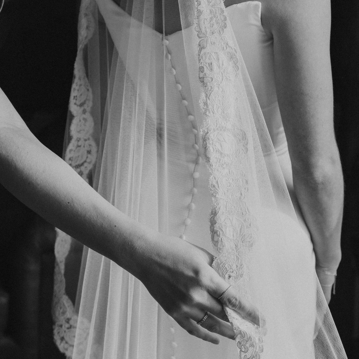 One photographer. Ten different weddings. 😮&zwj;💨

Now booking 2027 weddings 🥂🍾