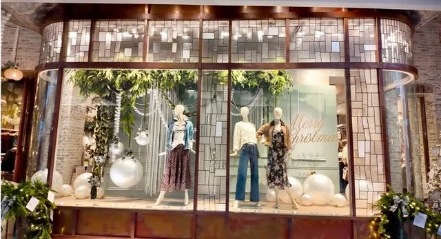 247,000 Total Units Custom Greenery, Beads + LED Lighting for 150 Store Apparel Retail -Holiday