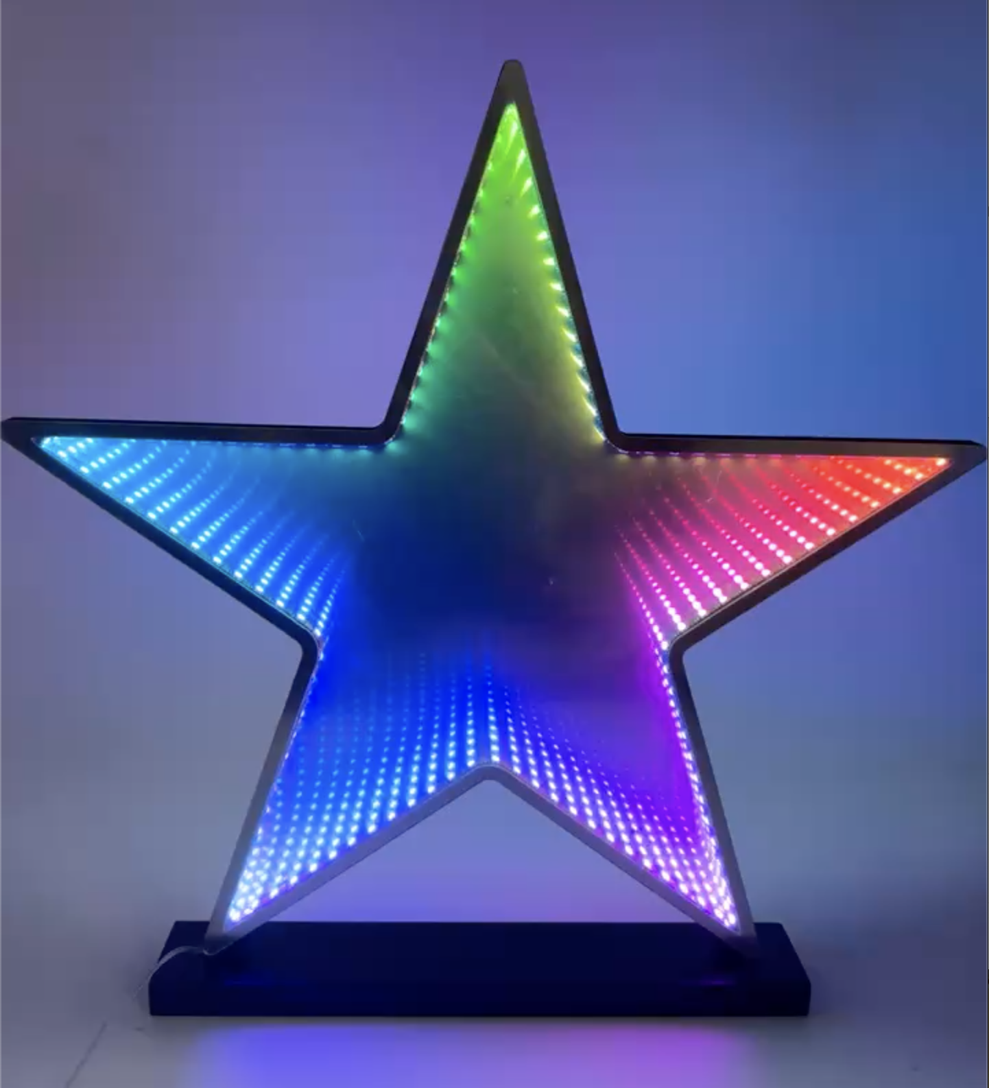 Infinity mirror light-up star