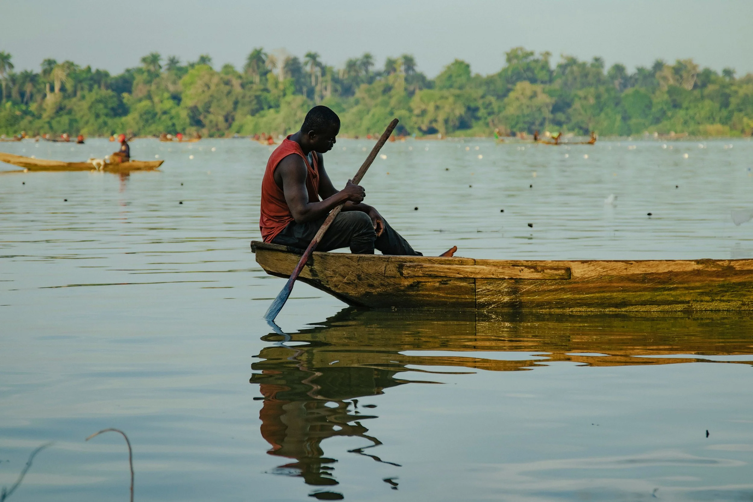 THE SHORES OF SABAGREIA: tradition, labor, and the abundance of lake efi.