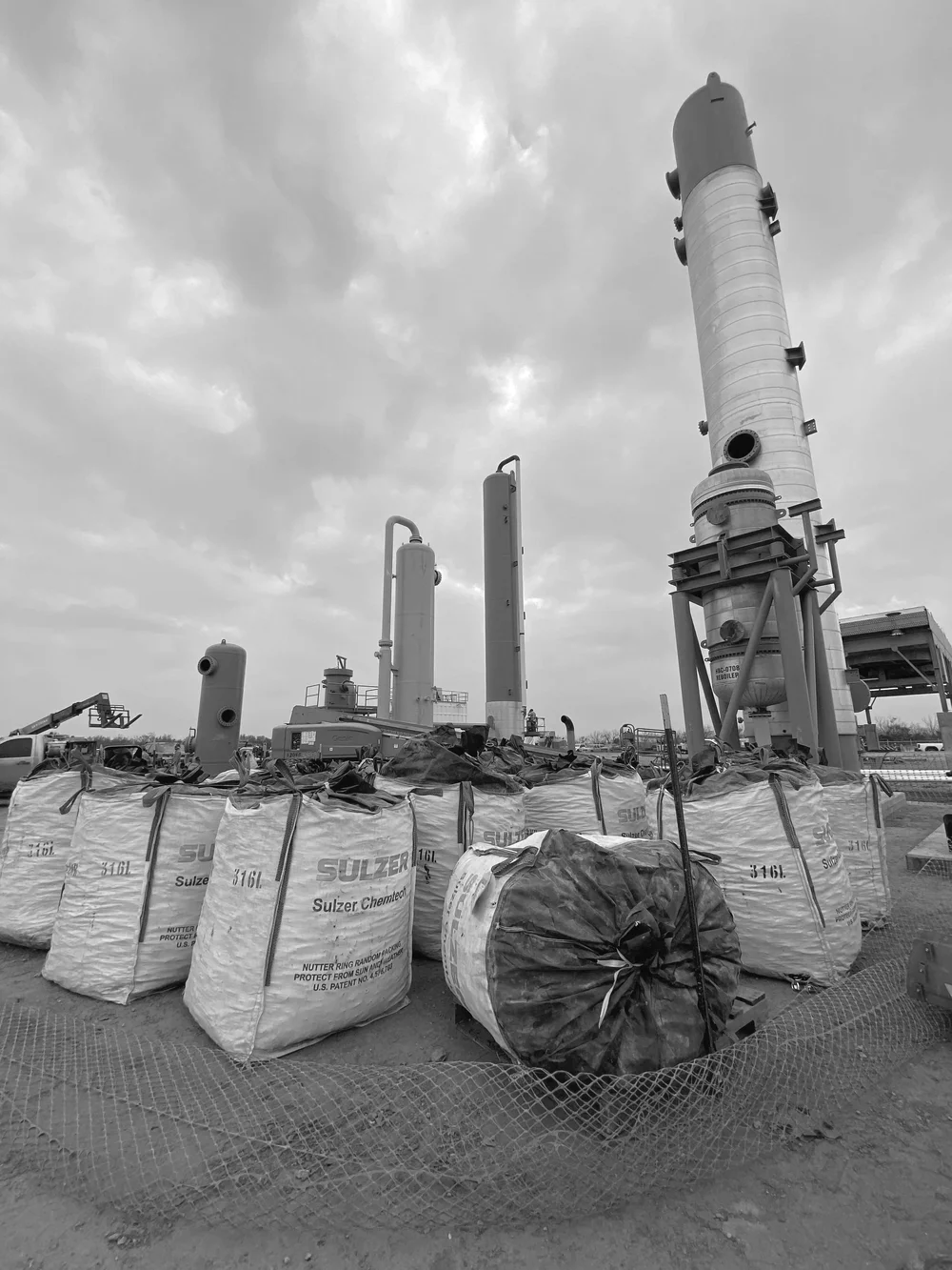 Industrial vessel internals installation project