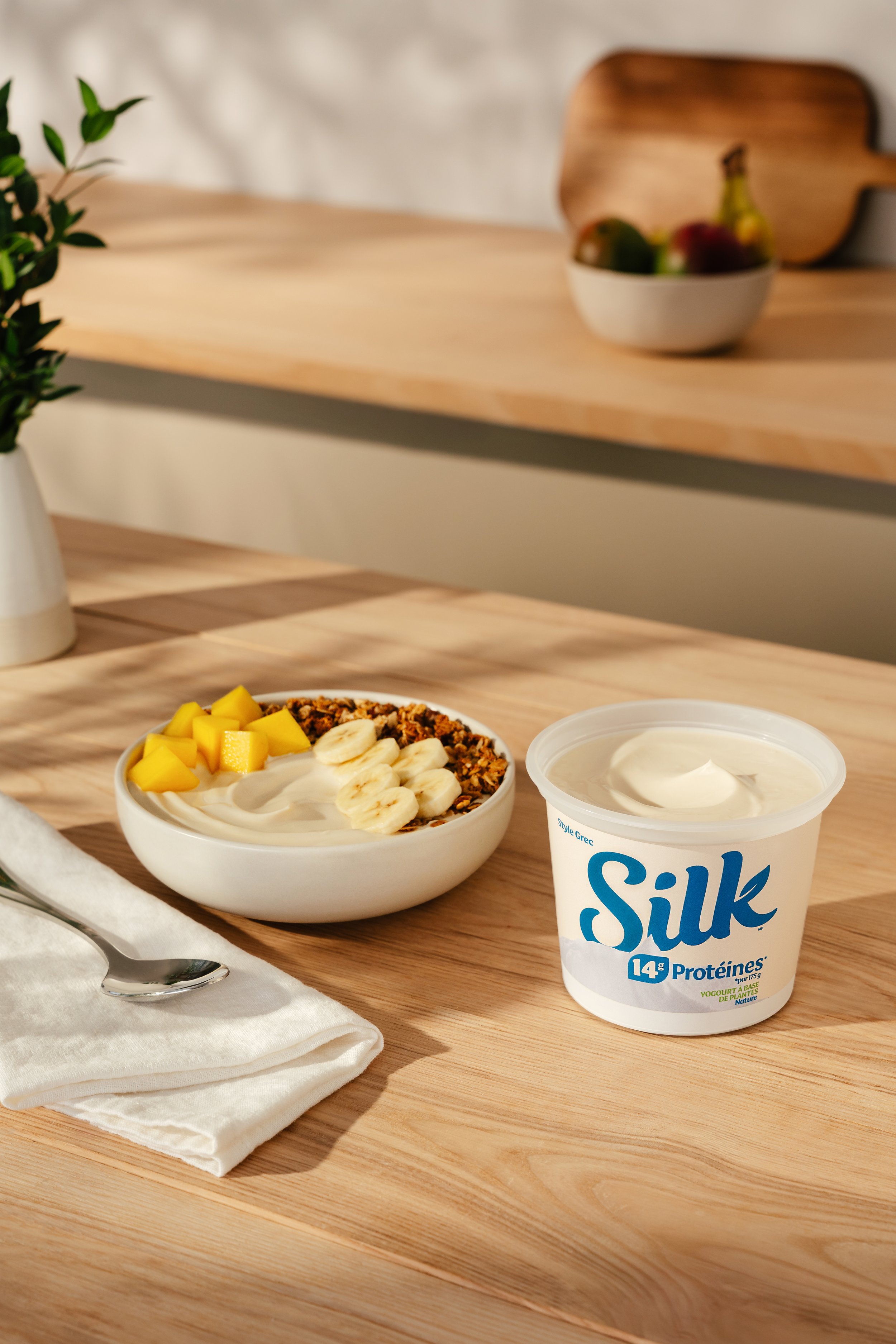 SILK - Plant Based Breakfast Bowl - FR.jpg