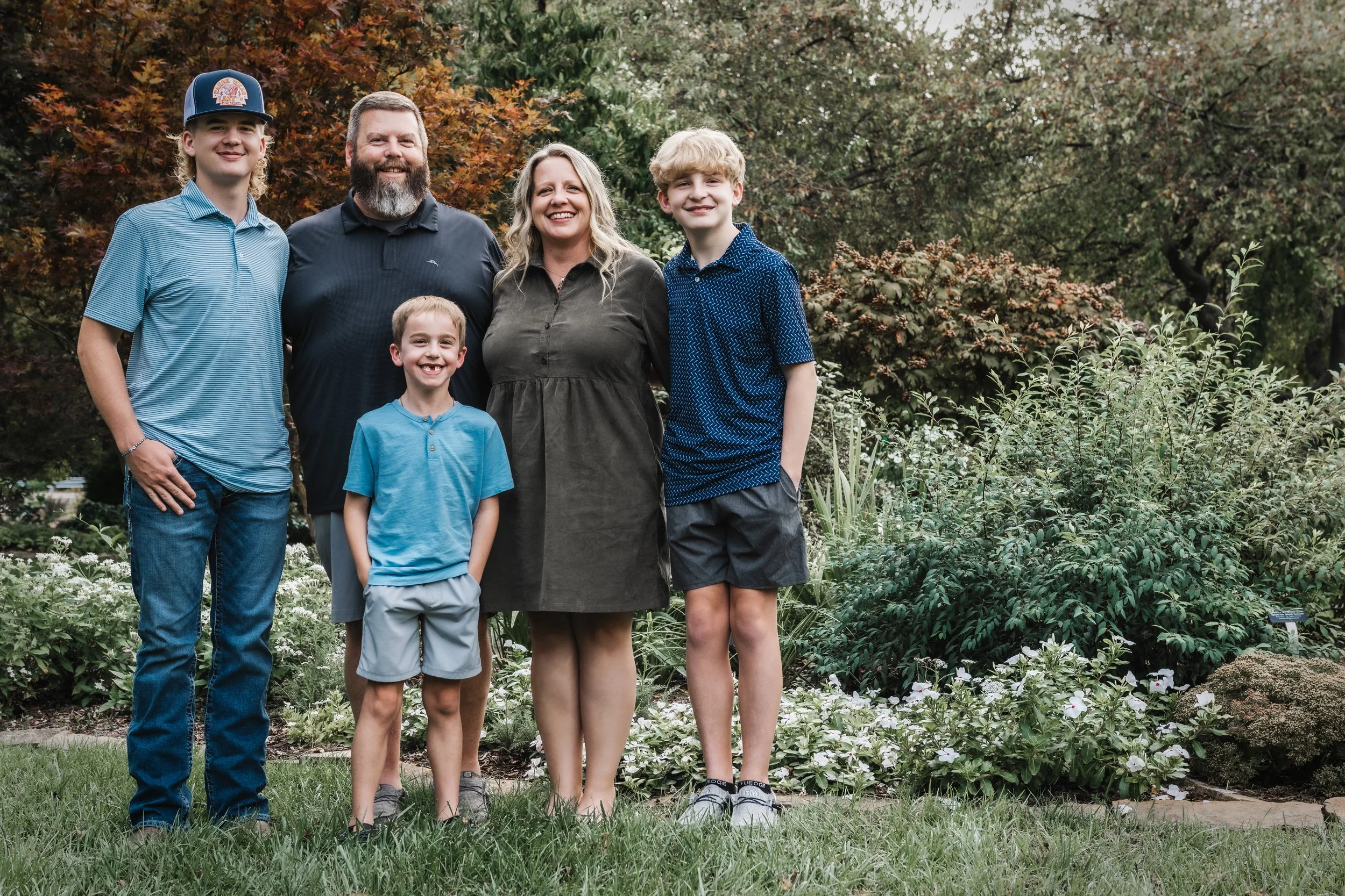 family of five posing at nathanael greene in springfield mo