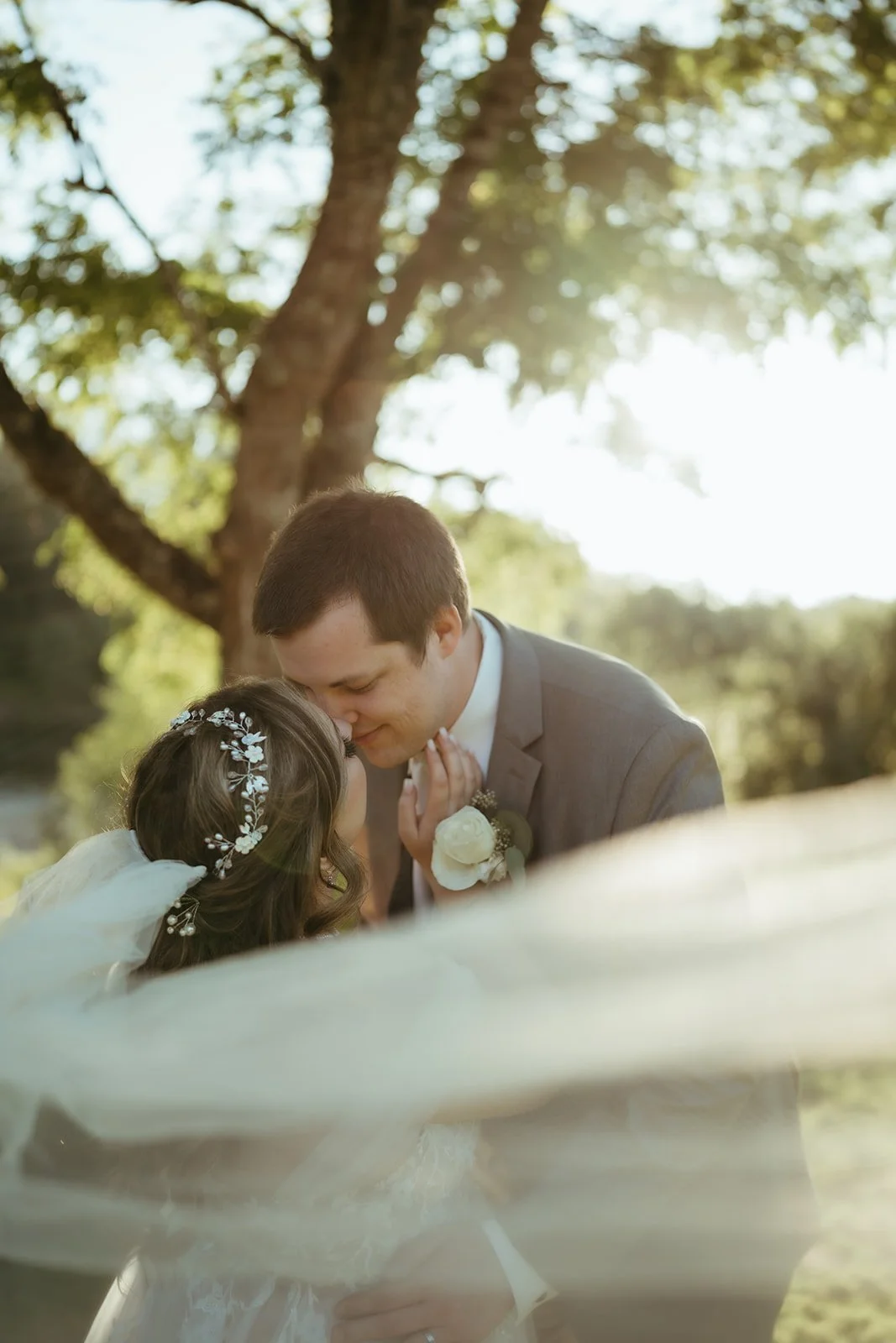 A Lewis River Golf Course Wedding in Vancouver, Washington