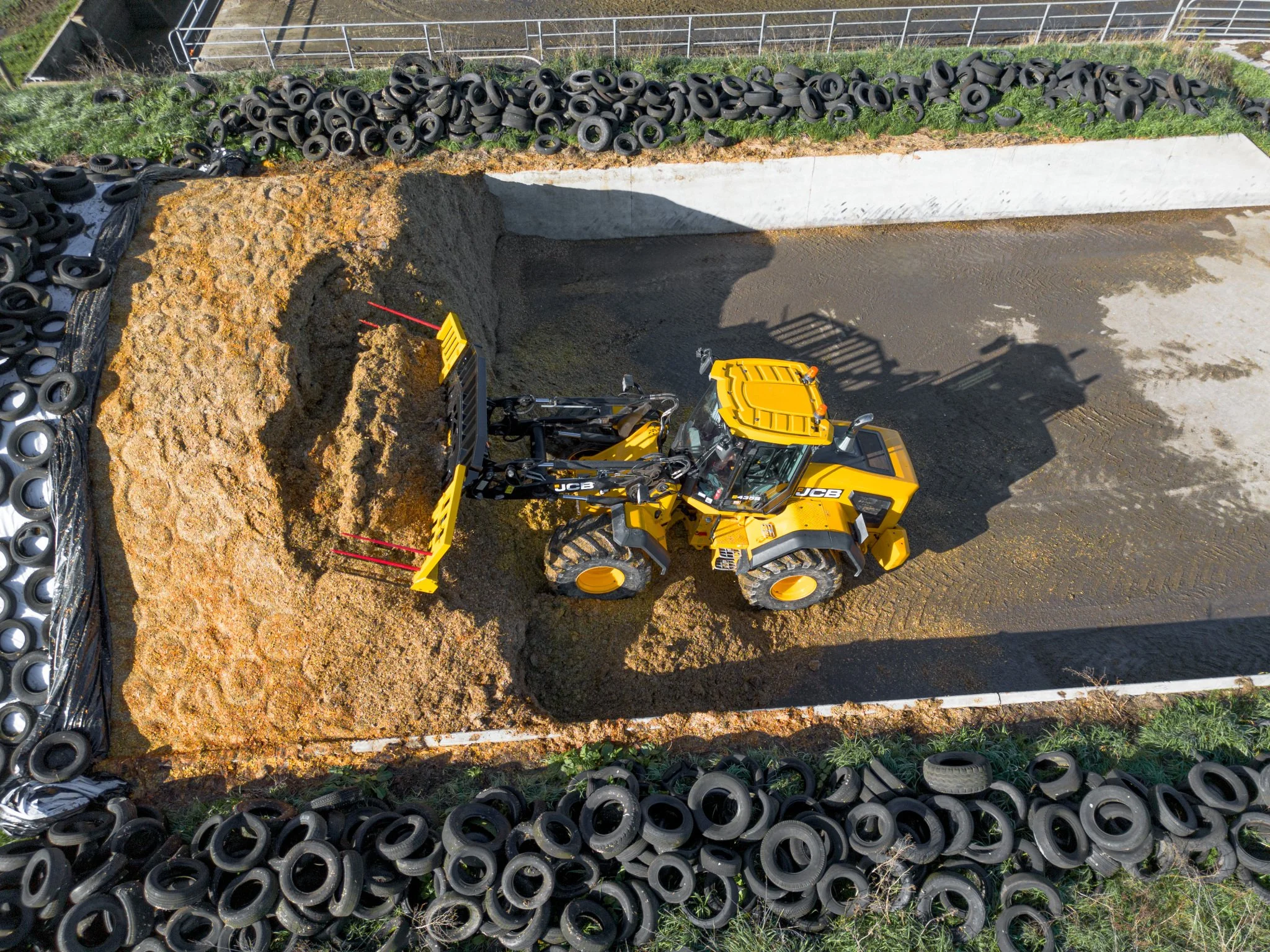 RMI BUCK RAKE 14FT PUSHING SILAGE