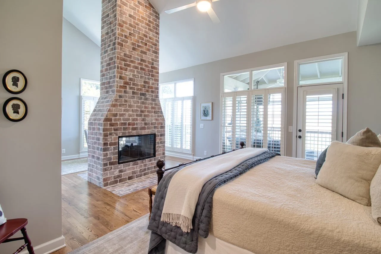 We consider home renovation to be an art form where colors and textures blend with stone, wood, and space to bring living areas to life. Our goal is always to turn your vision into reality and create a space filled with purpose and beauty. Below is a