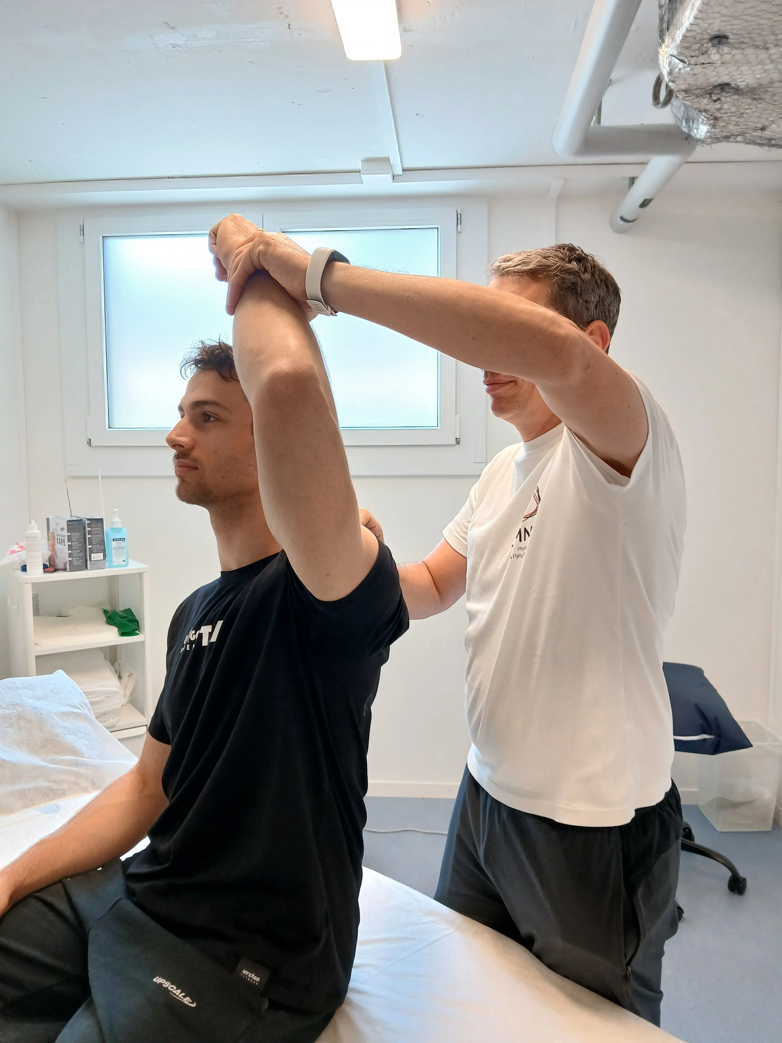 Physiotherapie Zürich Höngg | OMNIA Physio — OMNIA Physio & Flying Physios