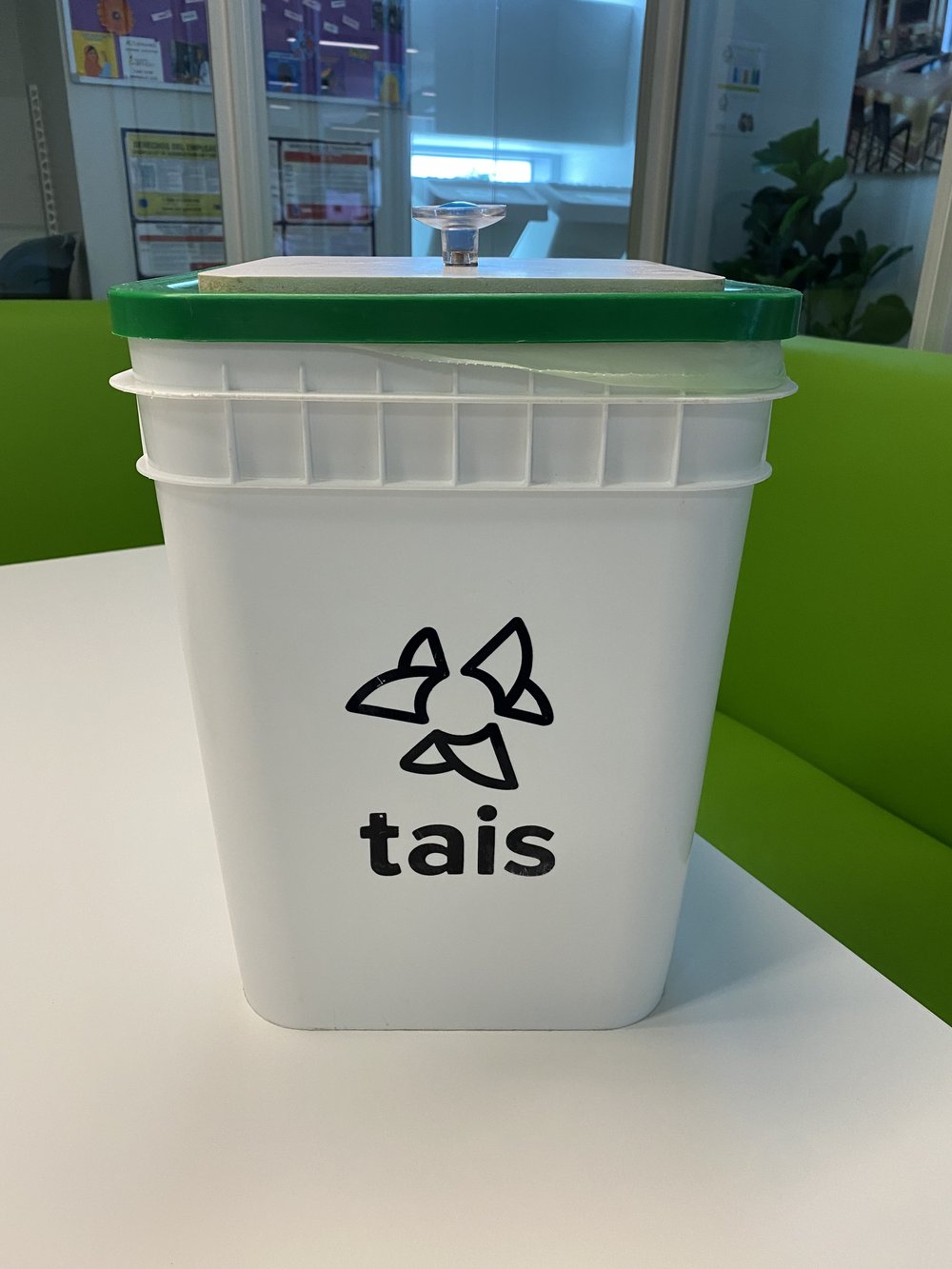  white and green bucket “tais” 