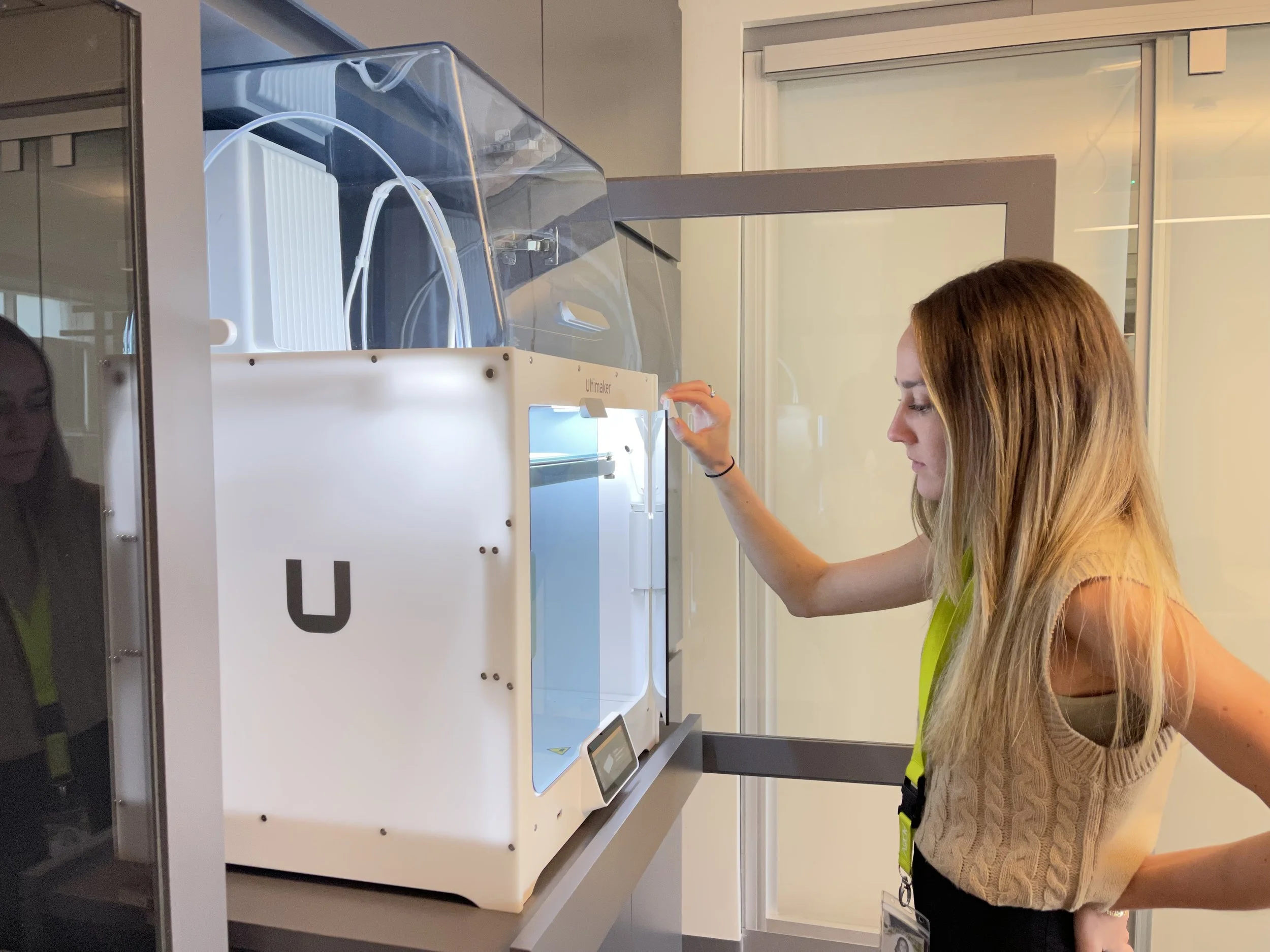 AD&V intern using the 3D printer.