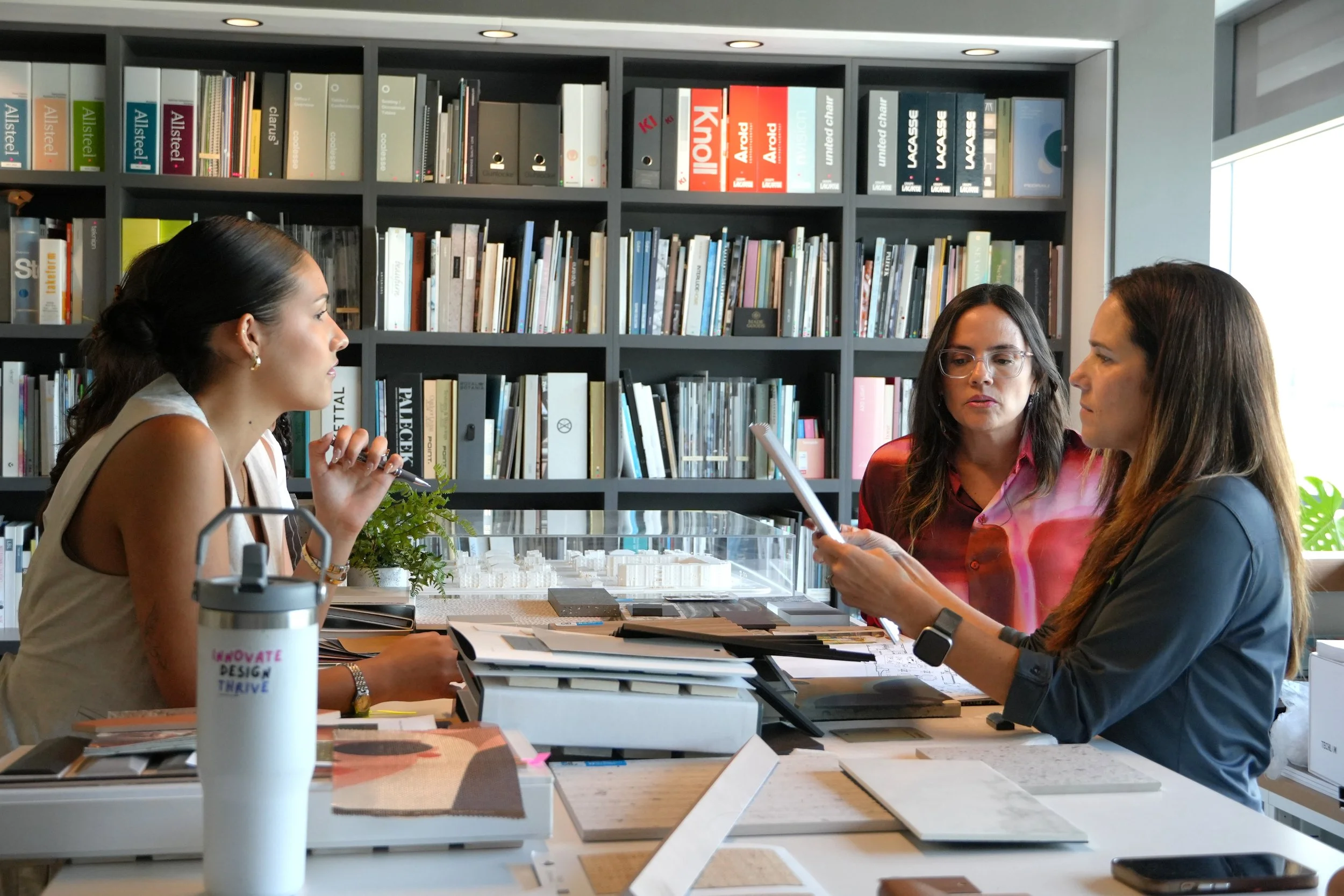 AD&V intern in a team meeting.