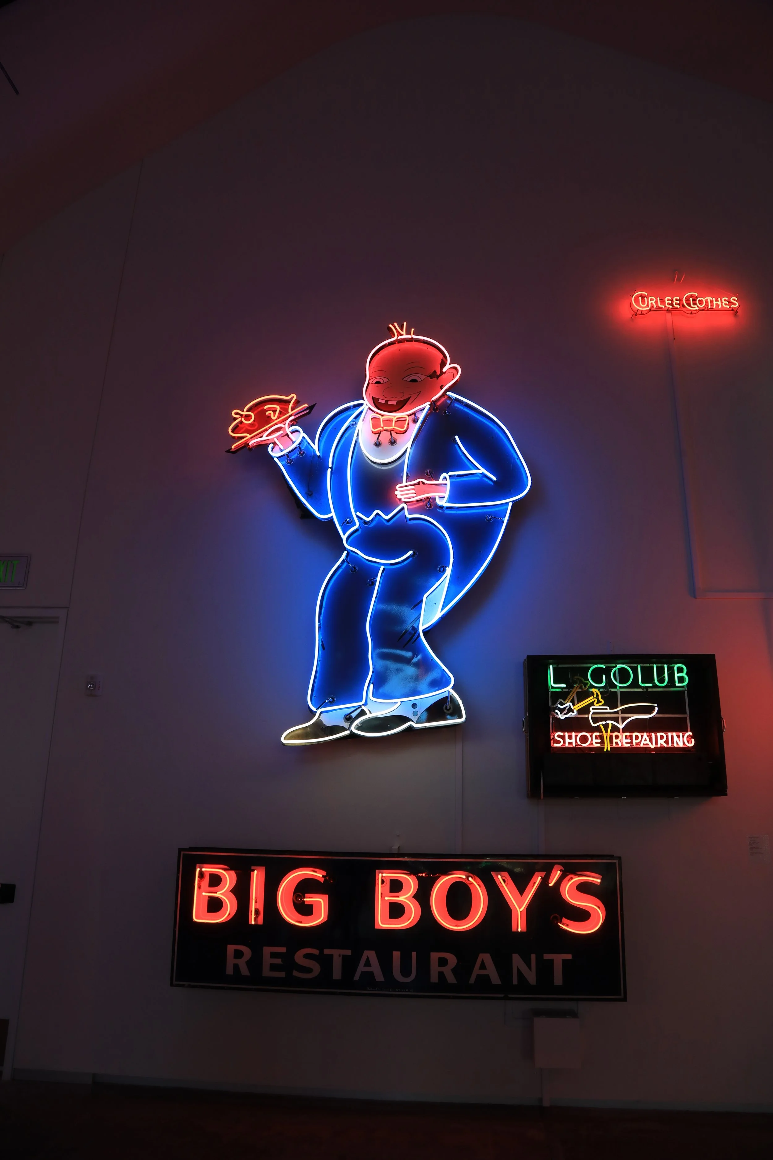 Photo Gallery: Neon Art at Laumeier
