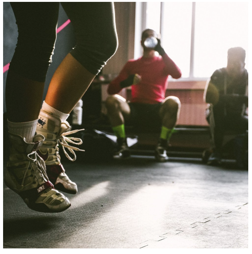 GLI ALLENAMENTI CON LA CORDA PER SALTARE FANNO BENE?