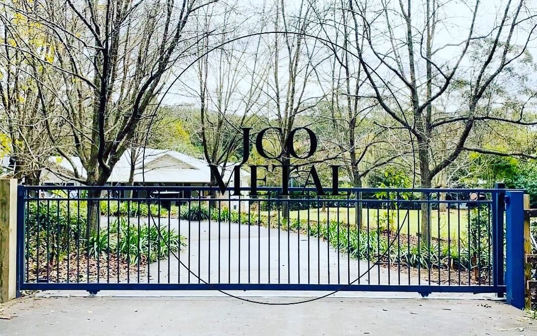 We have been busy these last few months but alas, we return to posting! At JCO we are passionate about the fences we craft. So why not fence up from Corona with this beautiful 6m automated sliding Aluminium gate. This simple country style has tubular