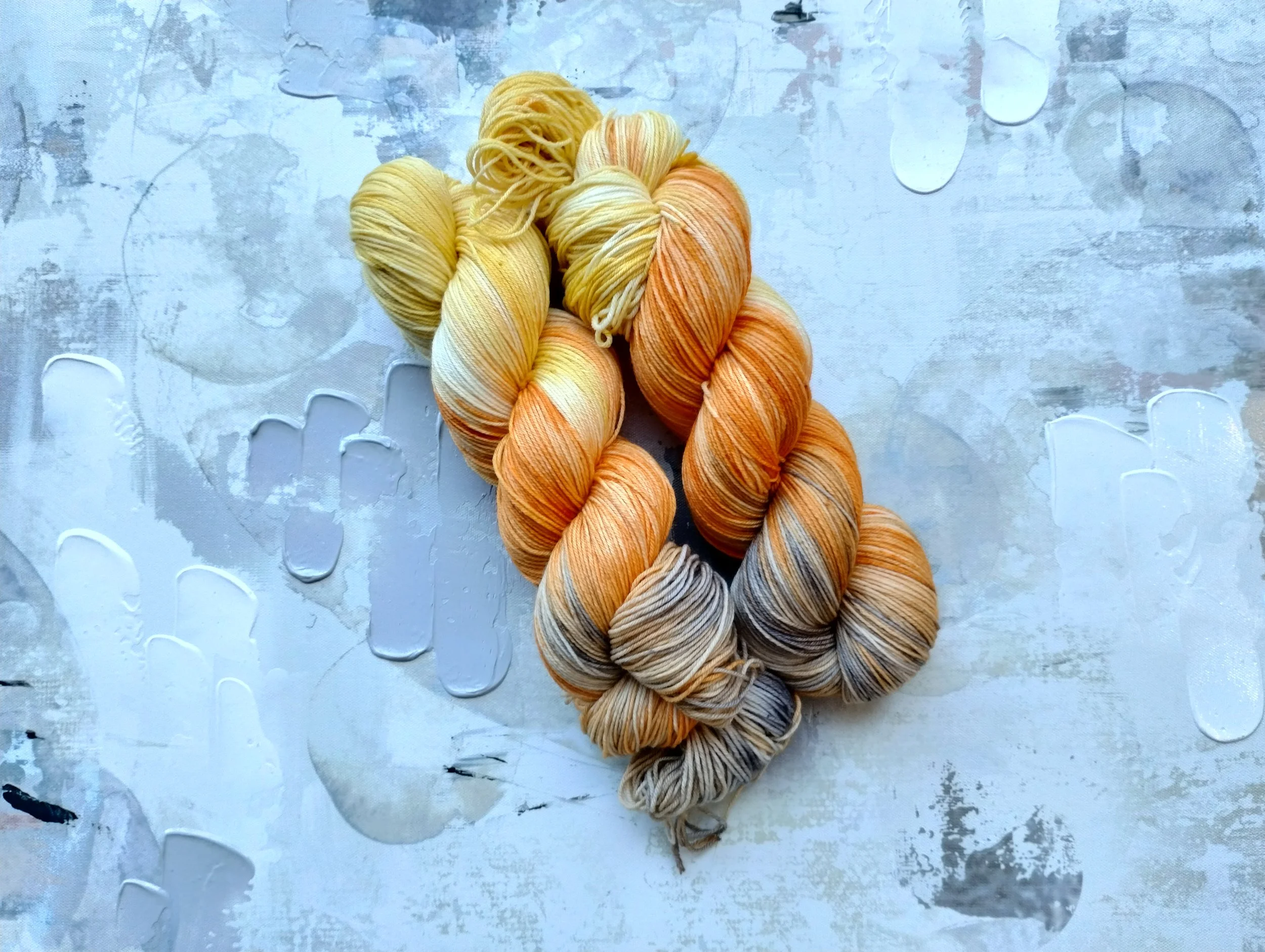 Jack-O-lantern - Hand-dyed Yarn, Sock Yarn, Wool Yarn, Halloween Yarn - Yellow, Orange, Gray - SW Merino / Nylon