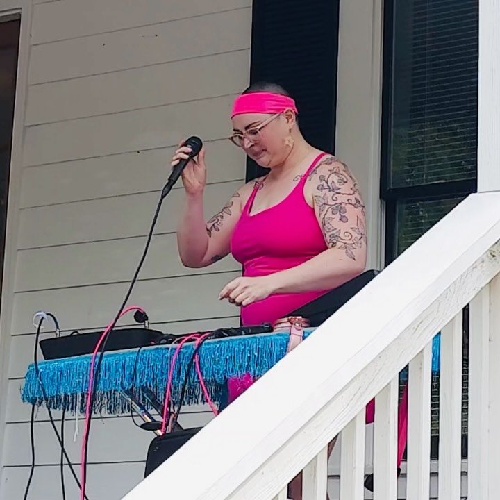 What a great day! I had so much fun looping with the wonderful audience at my @historicathens Porchfest set. Thank you to everyone who joined me and to our awesome hosts!

If you don&rsquo;t know, I take numbers from the audience that determine the b
