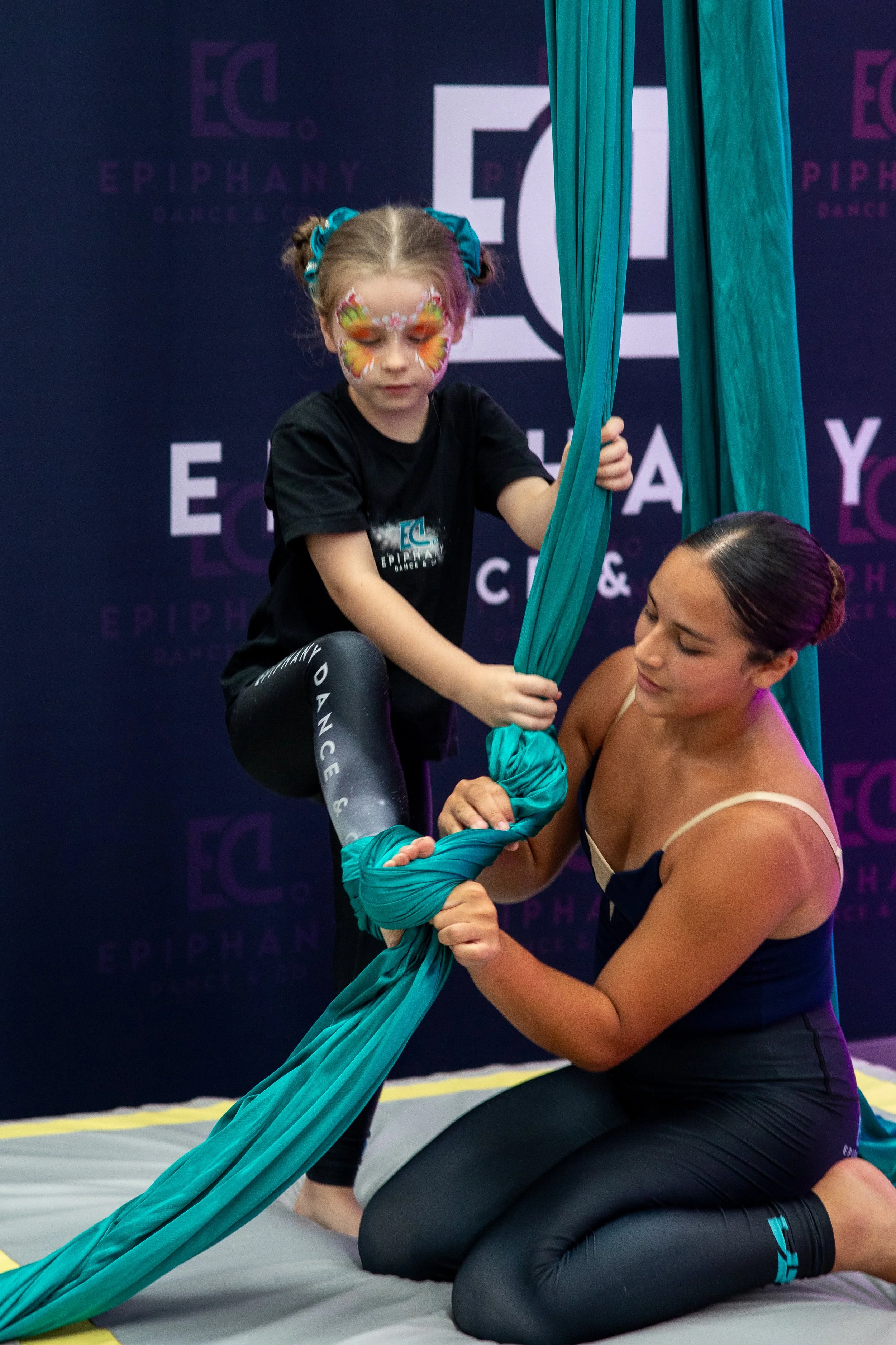 epiphany-dance-co-acrobatics-aerial-silks-and-aerial-hoop-lyra