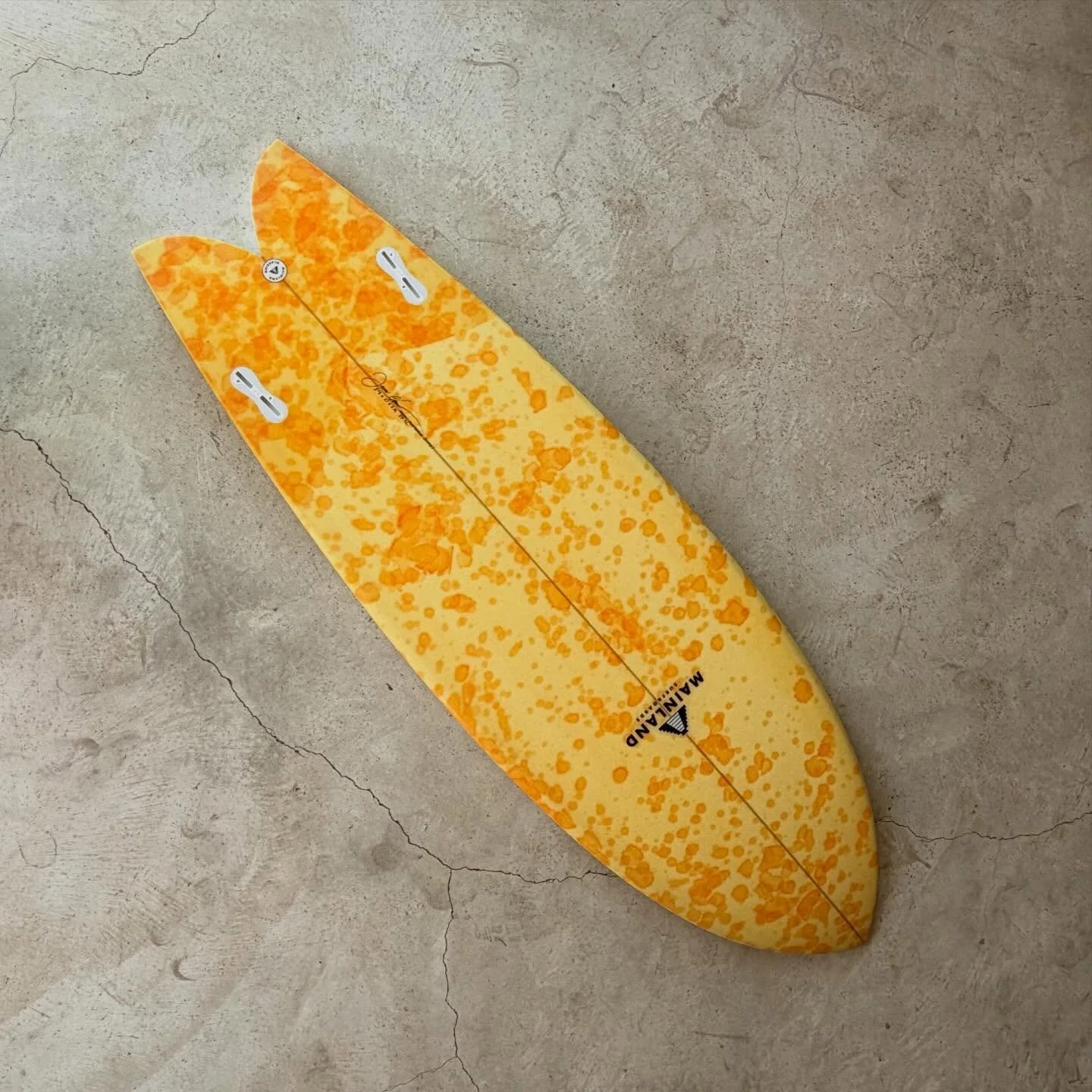 OLAS POR FAVOR. El invierno en Sayulita se ve como verano &uacute;ltimamente. Un Fish siempre es una gran adici&oacute;n a tu quiver. Ideal para olas sin fuerza, desde la rodilla hasta la cabeza. Esta es una de nuestras tablas m&aacute;s populares. E