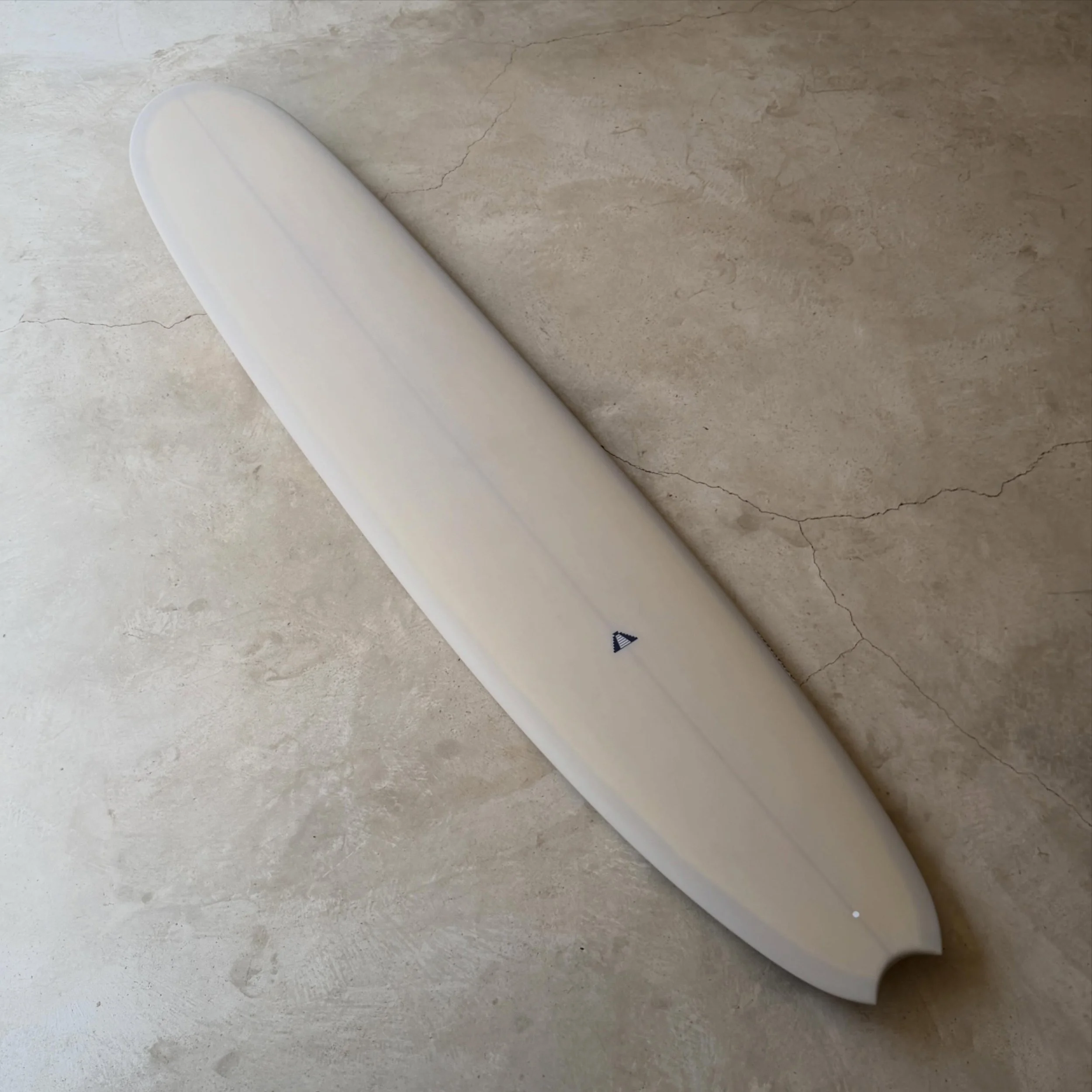 Longboard de 9&rsquo;6 hecho en la f&aacute;brica aqu&iacute; en Sayulita, M&eacute;xico.

9&rsquo;6 longboard made in the factory here in Sayulita, Mexico

.

.
.
.
#mainlandsurfboards #surfboards #surftrip #sayulita #customsurfboards