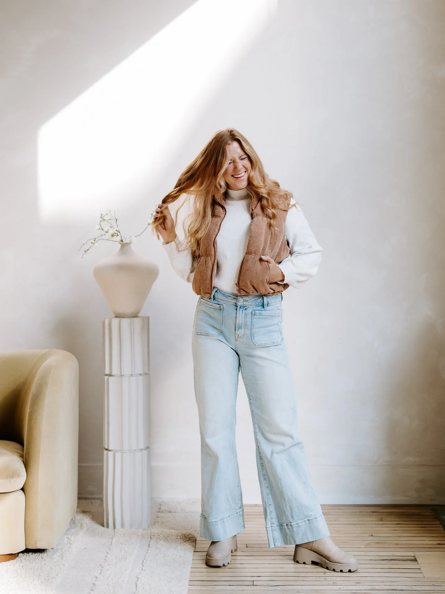 Hey hi HELLO!!!!
Wowza this has been such a good October. We only took on one wedding this month so that we could enjoy some weekends off, which we neverrrr get to do in the fall, and it has been such a joy π«Άπ» galleries are going out left and righ