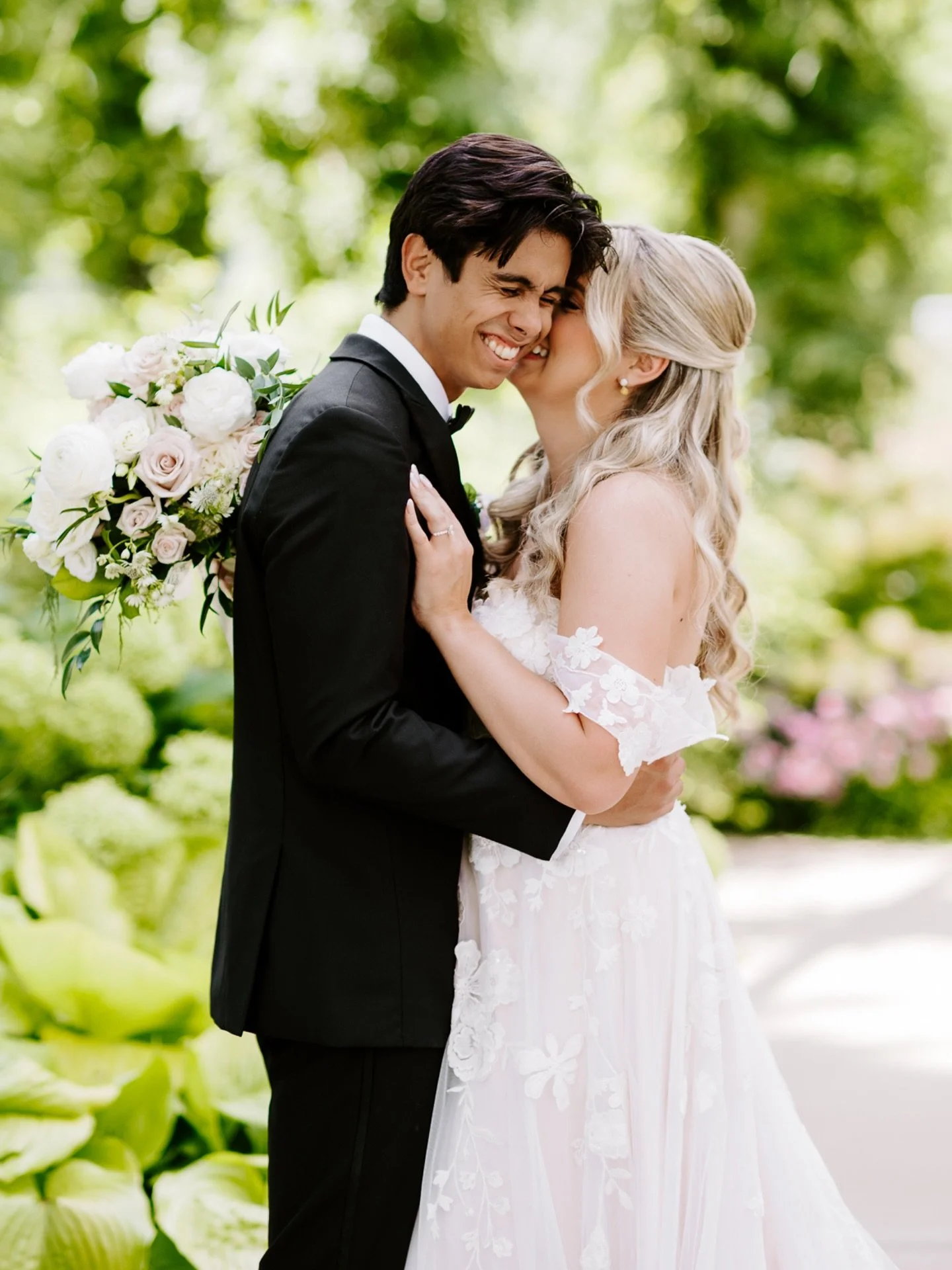 Needed more of Olivia + Ignacio on my feed ommmmggg. Realizing I never shared any moments from their reception!!!! So here&rsquo;s a peak into the first part of their day and then lots of reception fun 🎉🎉 it was a PARTYYYY!!! 

#reception #weddingr