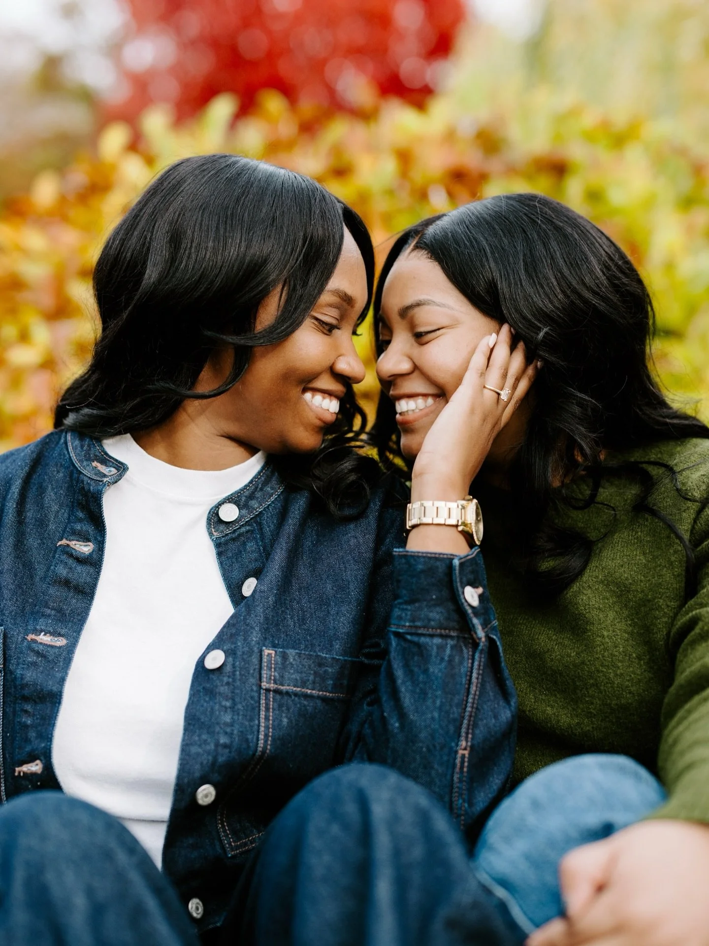 One of the cutest proposals I have ever seen!!!!!!! Lizzie + Jaeda came to visit Chicago from Texas and while they were in town Lizzie planned the best proposal. Jaeda thought Lizzie had just planned a fun photo shoot at the Chicago botanic garden bu