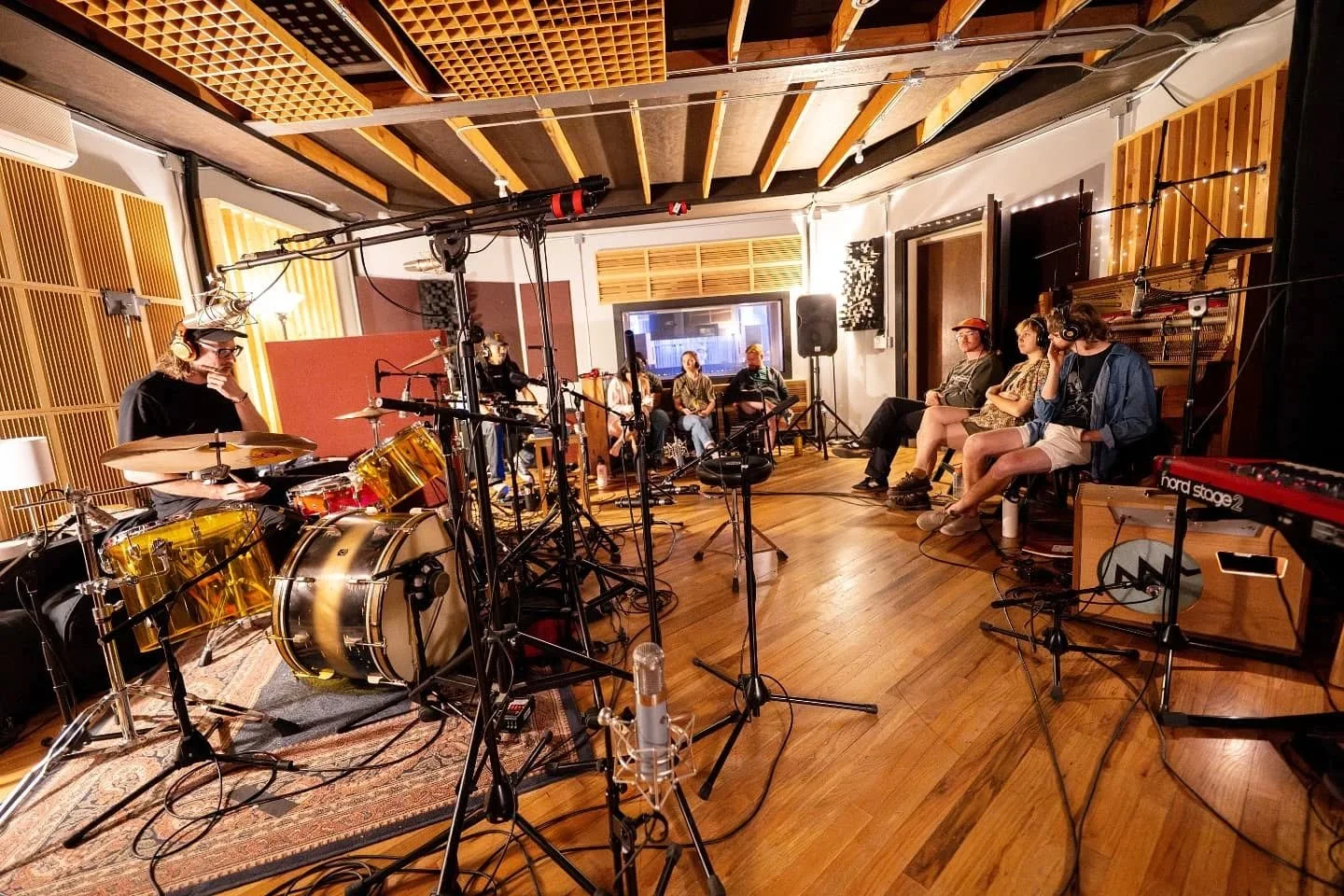 This just in: application deadline EXTENDED for The Workout: Music Production &amp; Engineering ✨⚙️

Level up your studio game alongside rising producers and artists ⚡👀️ Past participants include members of @thecrookedrugs, @theburroughssoul, @leash