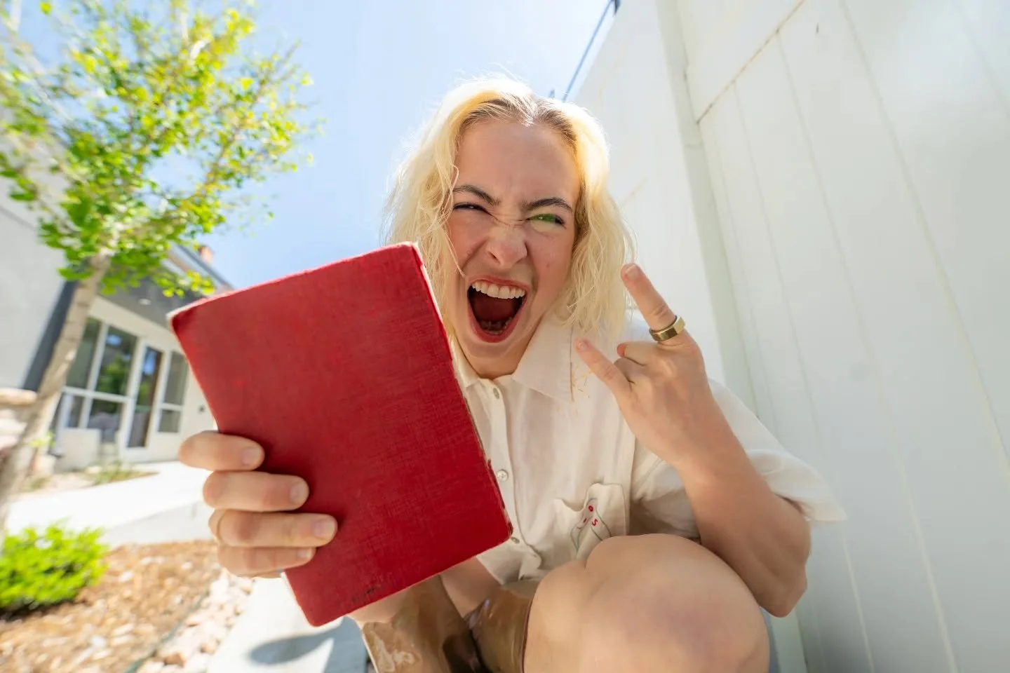 Calling all songwriters! Wanna whip your songwriting into shape?&nbsp;💪✏️

THIS IS YOUR CHANCE&nbsp;⬇️

The Workout: Songwriting at the Music District
(Just 2 days left to apply!)

⭐️ Co-write with fellow creatives
⭐ Expand your writer&rsquo;s toolb