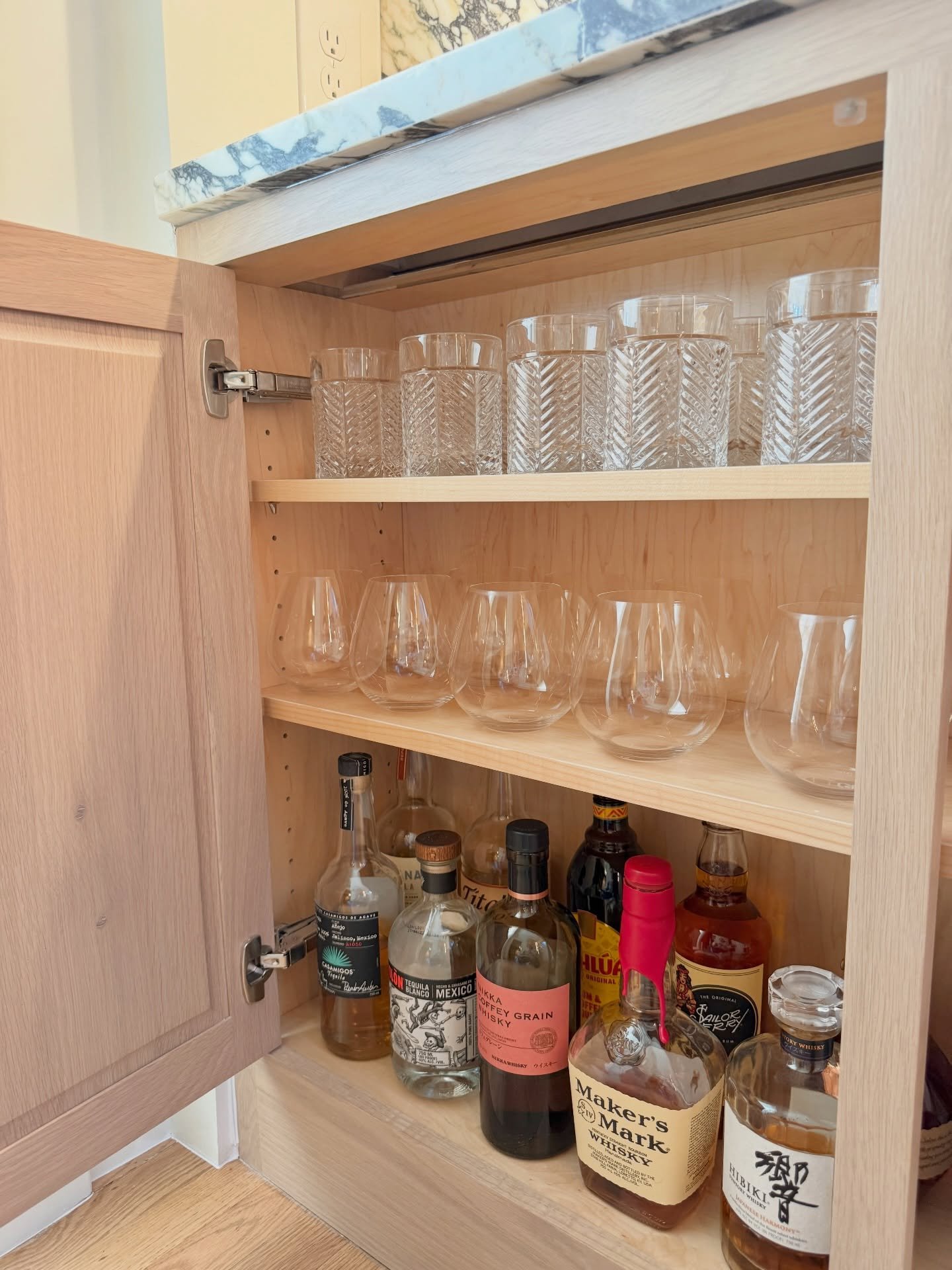 When they say the kitchen is the heart of the home&hellip; they mean 🏡❤️

✨ Where meals are made 2&ndash;3 times a day
✨ Where kids magically appear for snacks
✨ Where your morning routine + supplements live
✨ Where cozy, home-cooked meals come toge