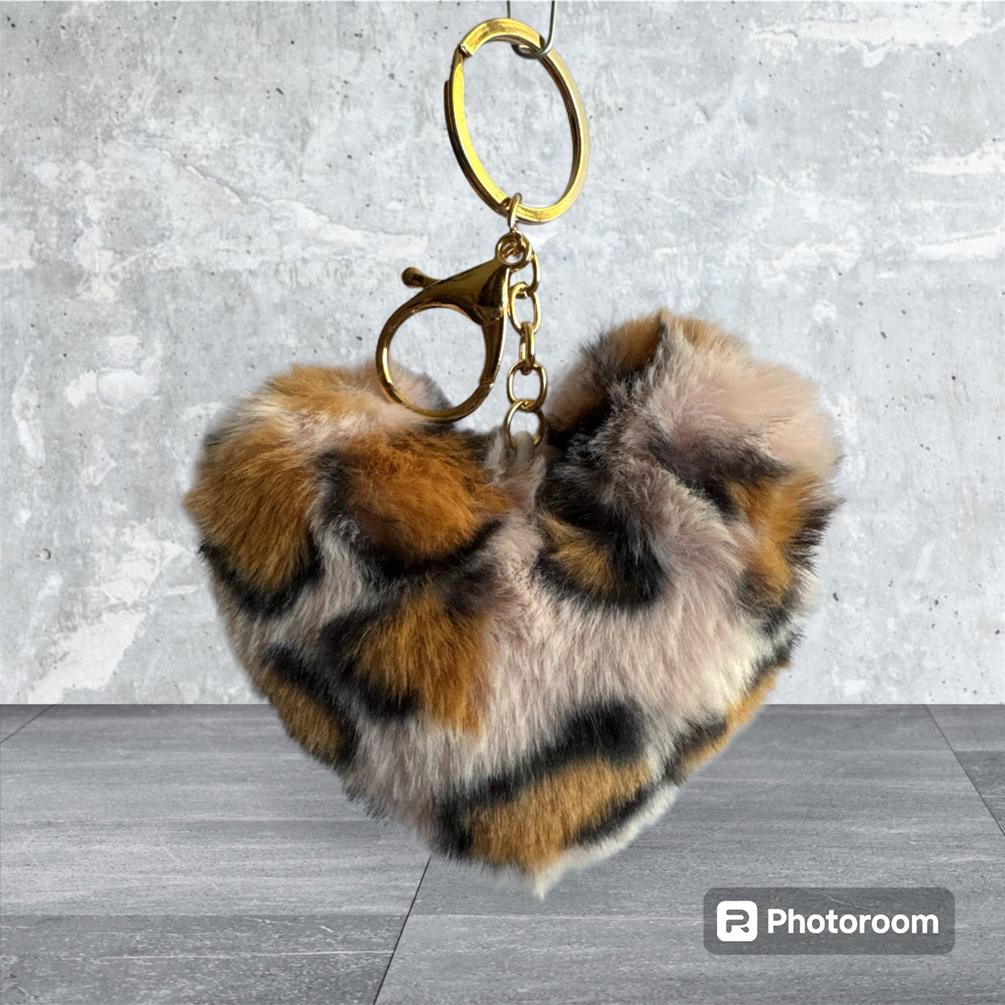 leopard-heart-pom-pom-keychain.jpg