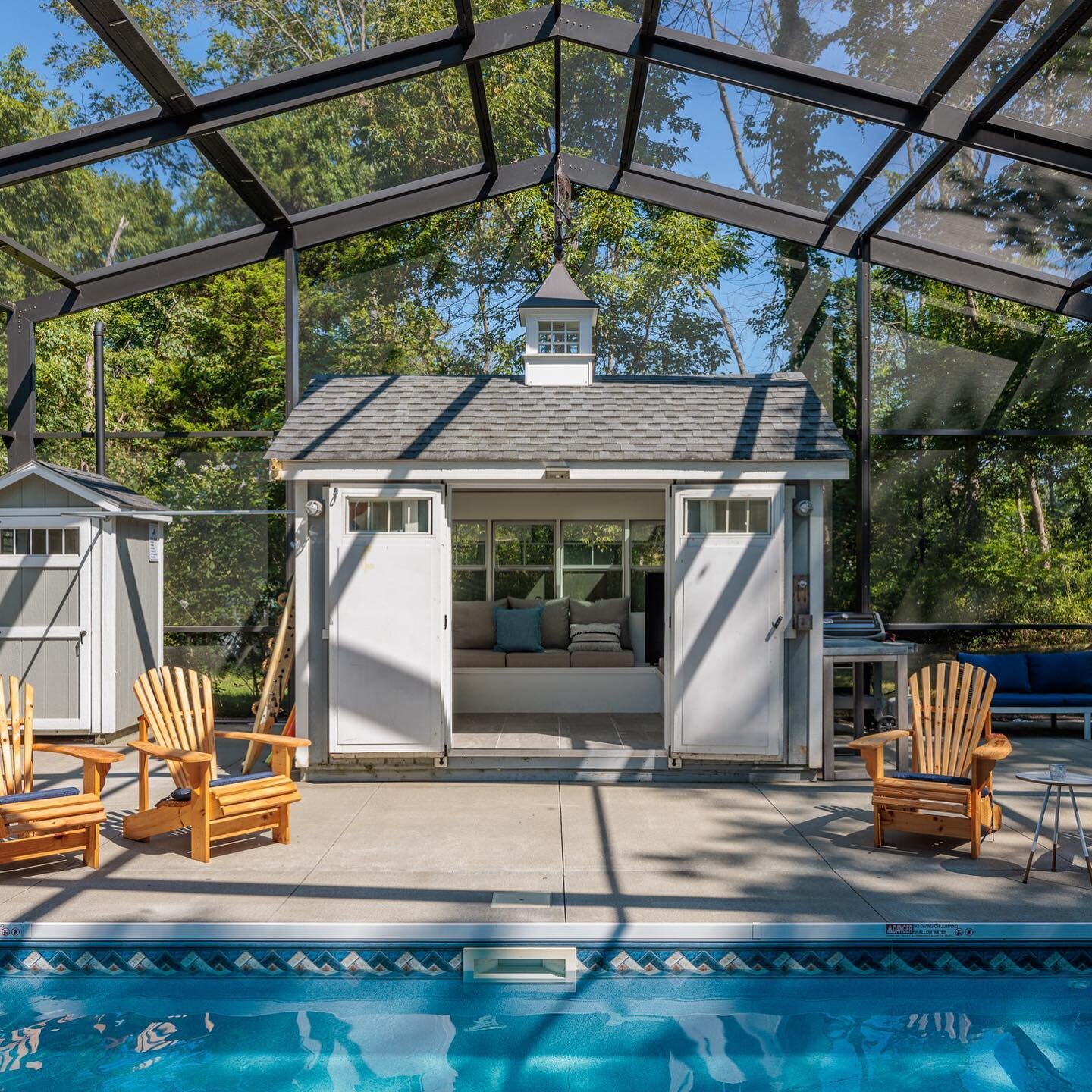 #HudsonHouse | 4 Bed &bull; 2 Bath | Hudson, NY 〰️

Situated just minutes from downtown Hudson, this charming, newly renovated home has everything you need to indulge in rest and relaxation. Defined by open living spaces, this 4 bed 2 bath home is ge