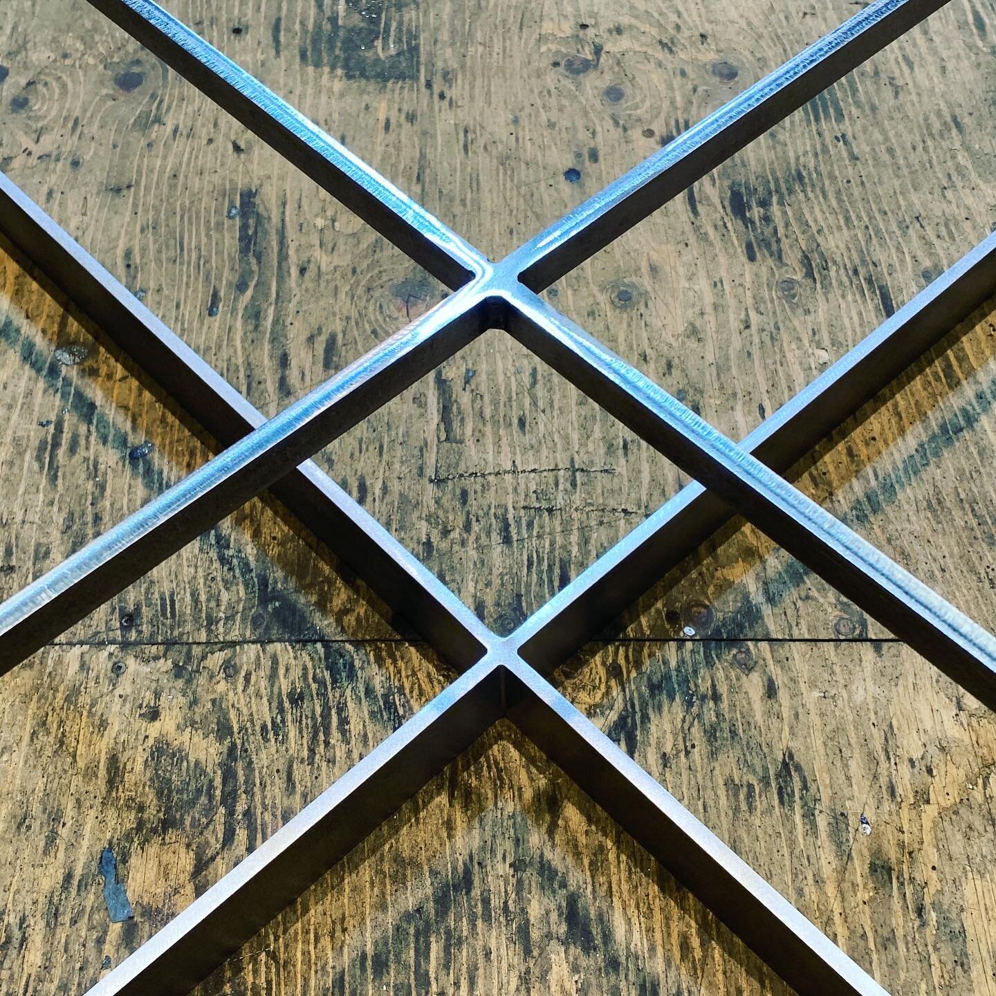 Custom coffee table base made from laser cut 3/8 plate steel and TIG welded.
.
.
.
.
#metal #design #furnituredesign #industrialdesign #tig #weldingporn #laser #fabrication #stackeddimes #madeincanada #torontolife