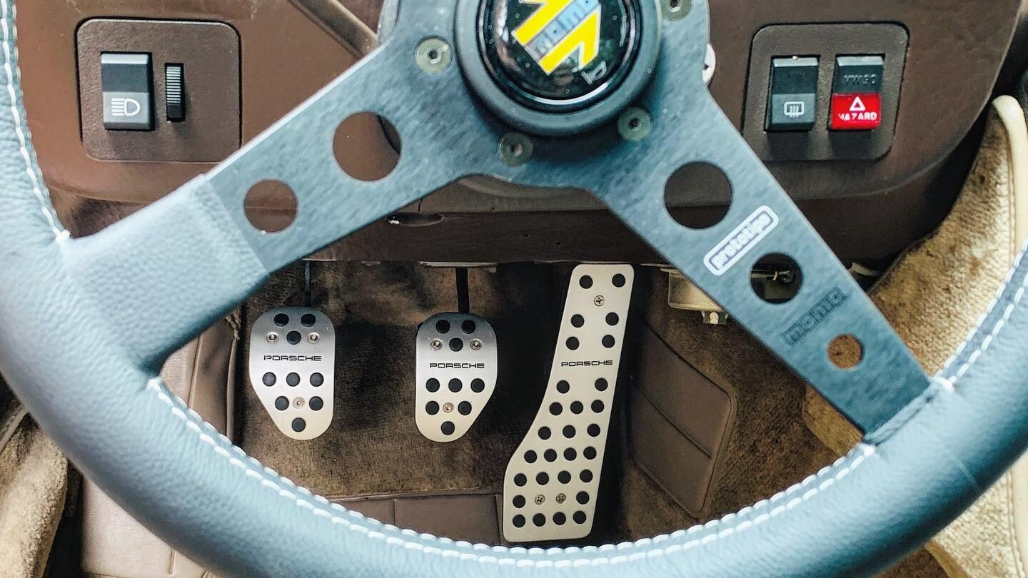 Simple, clean mod to update the look of a 944 pedal set. 
@teaktoronto 
.
.
.
#porscheclub #porsche #944porsche #metalwork #racecar #classiccar #momo #aluminum