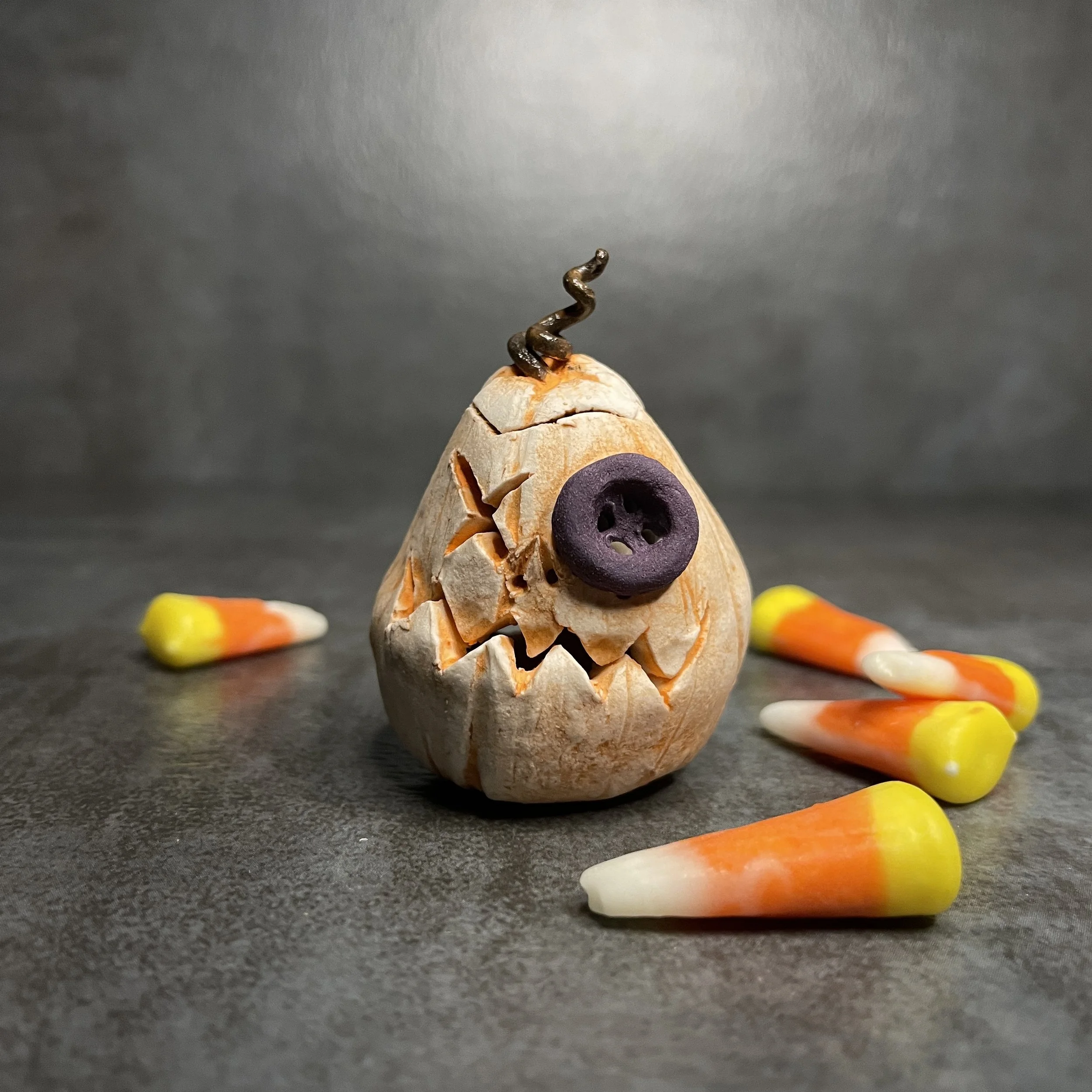 Miniature clay, stoneware clay with glaze, 2020