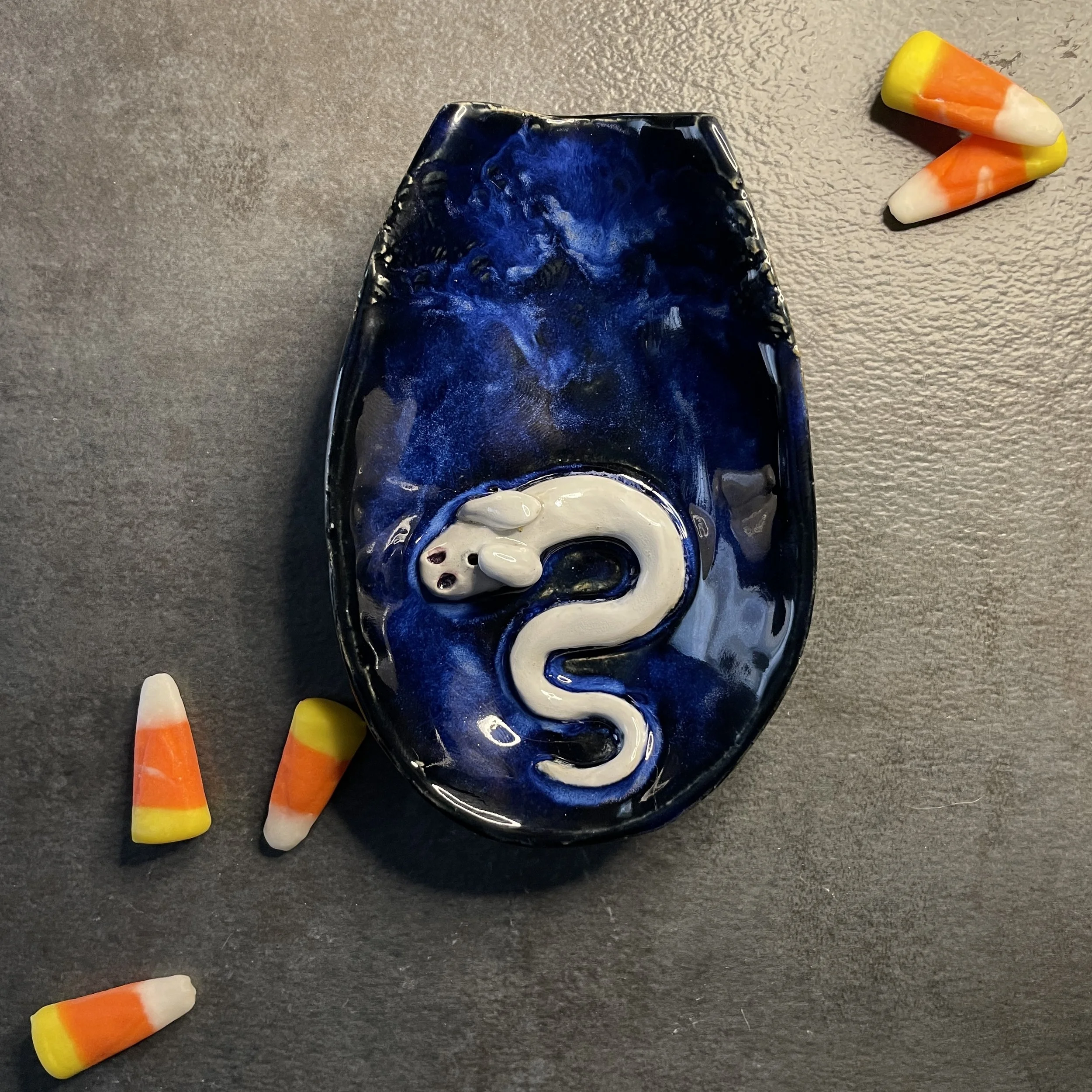 Spoonrest, stoneware with glaze, 2021