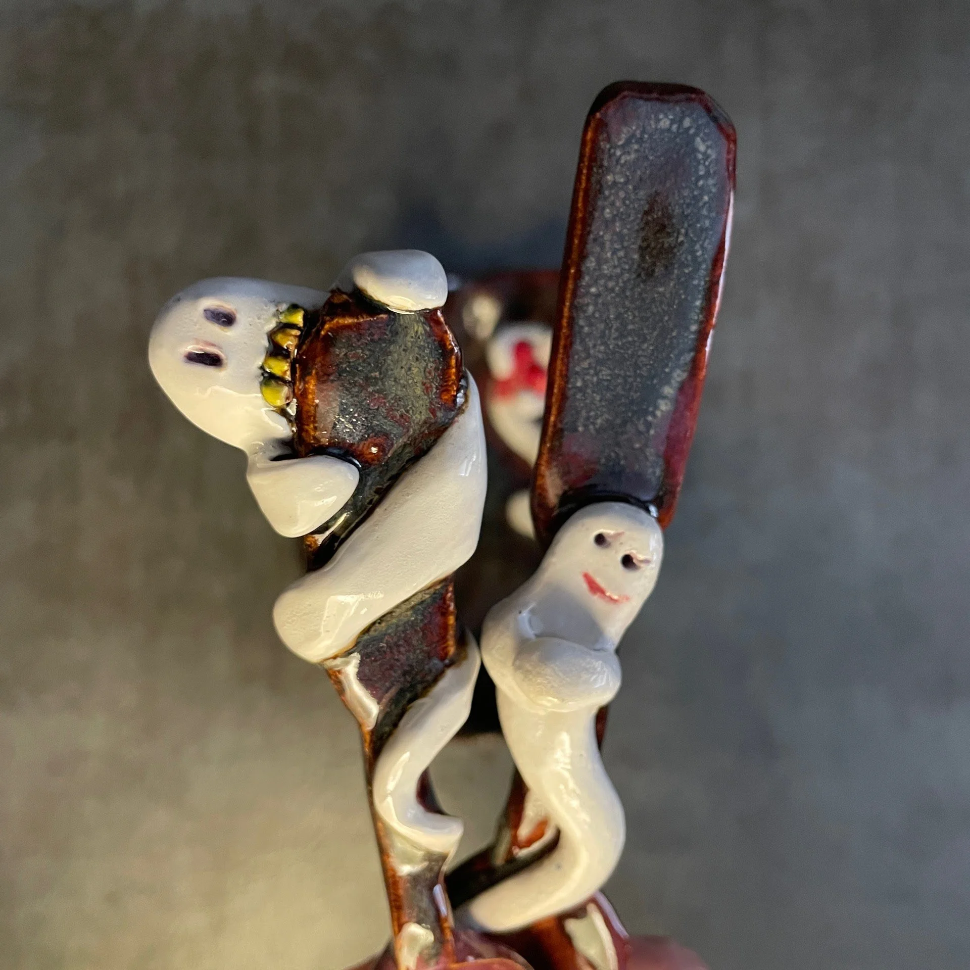 Spoons, stoneware with glaze, 2021